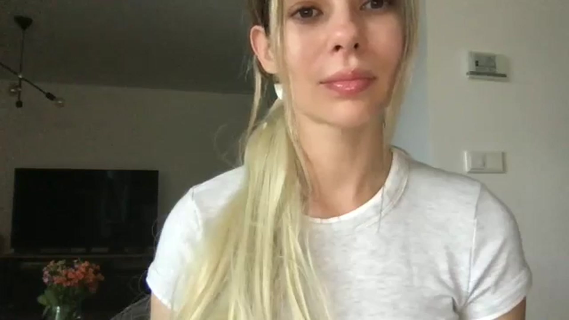 Gallery image thumbnail from neverinmylife's myfreecams stream on, 09/24/2025, 13:11 image 6 of 20