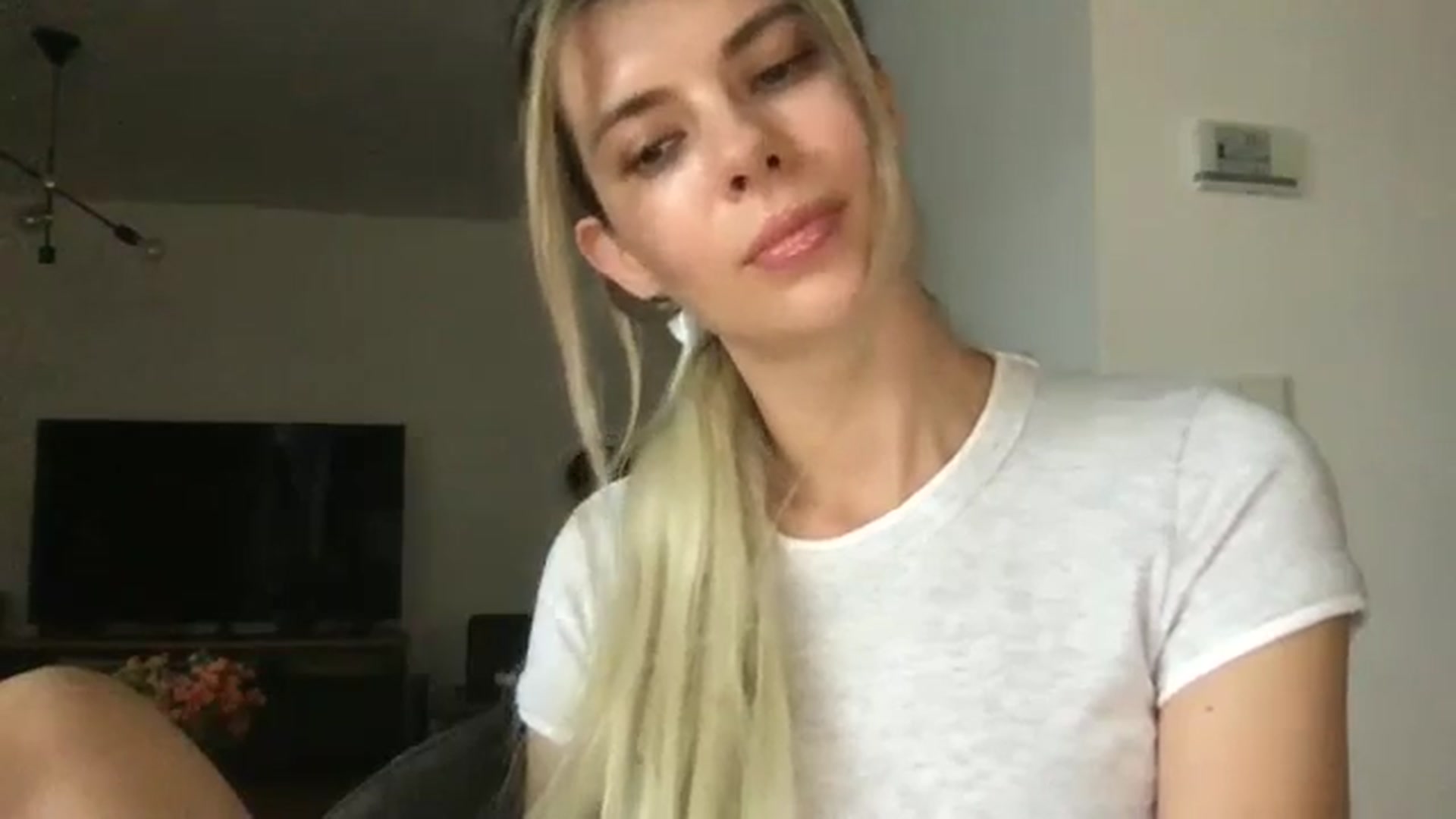 Gallery image thumbnail from neverinmylife's myfreecams stream on, 09/24/2025, 13:11 image 20 of 20