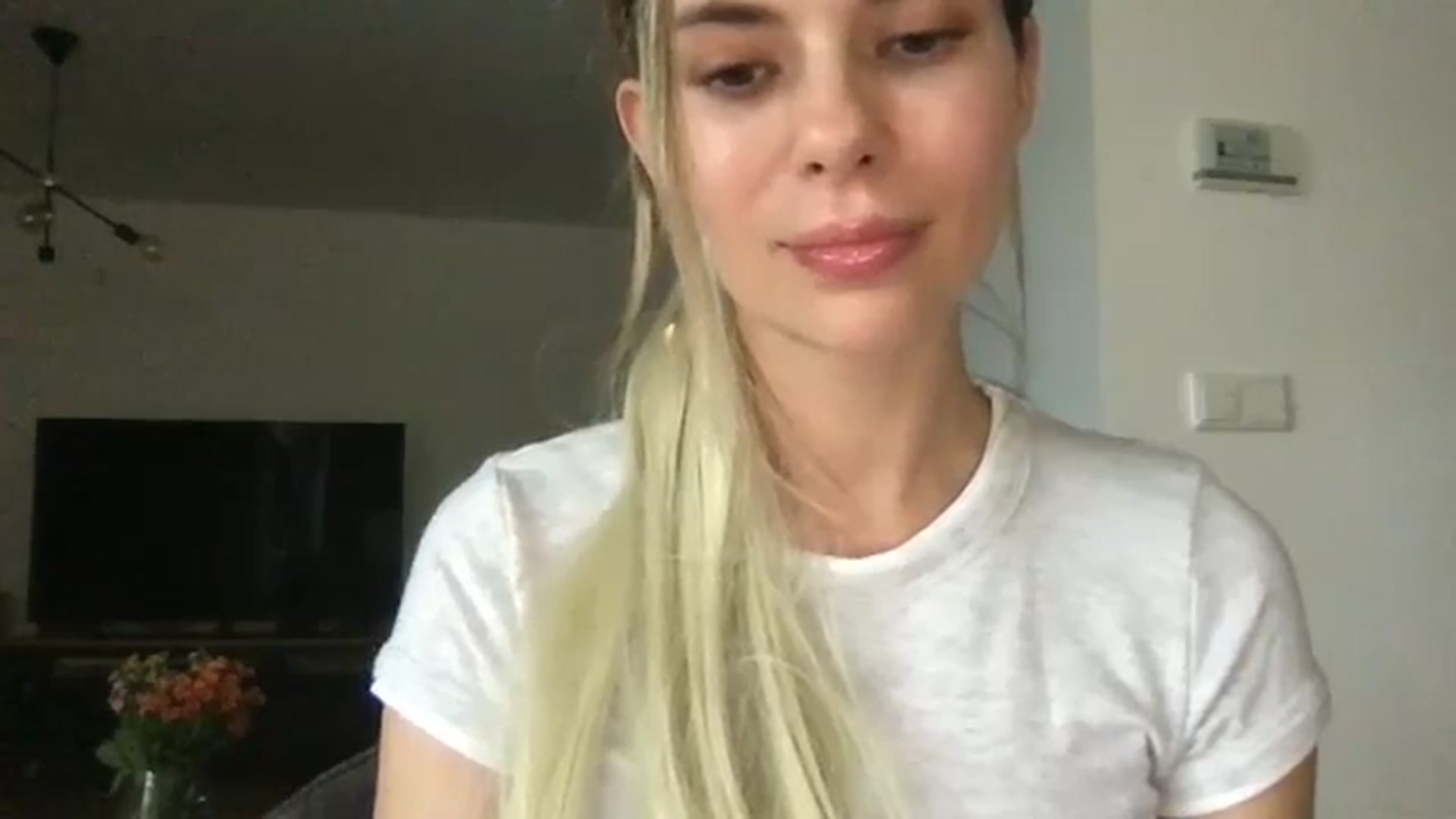 Gallery image thumbnail from neverinmylife's myfreecams stream on, 09/24/2025, 13:11 image 13 of 20