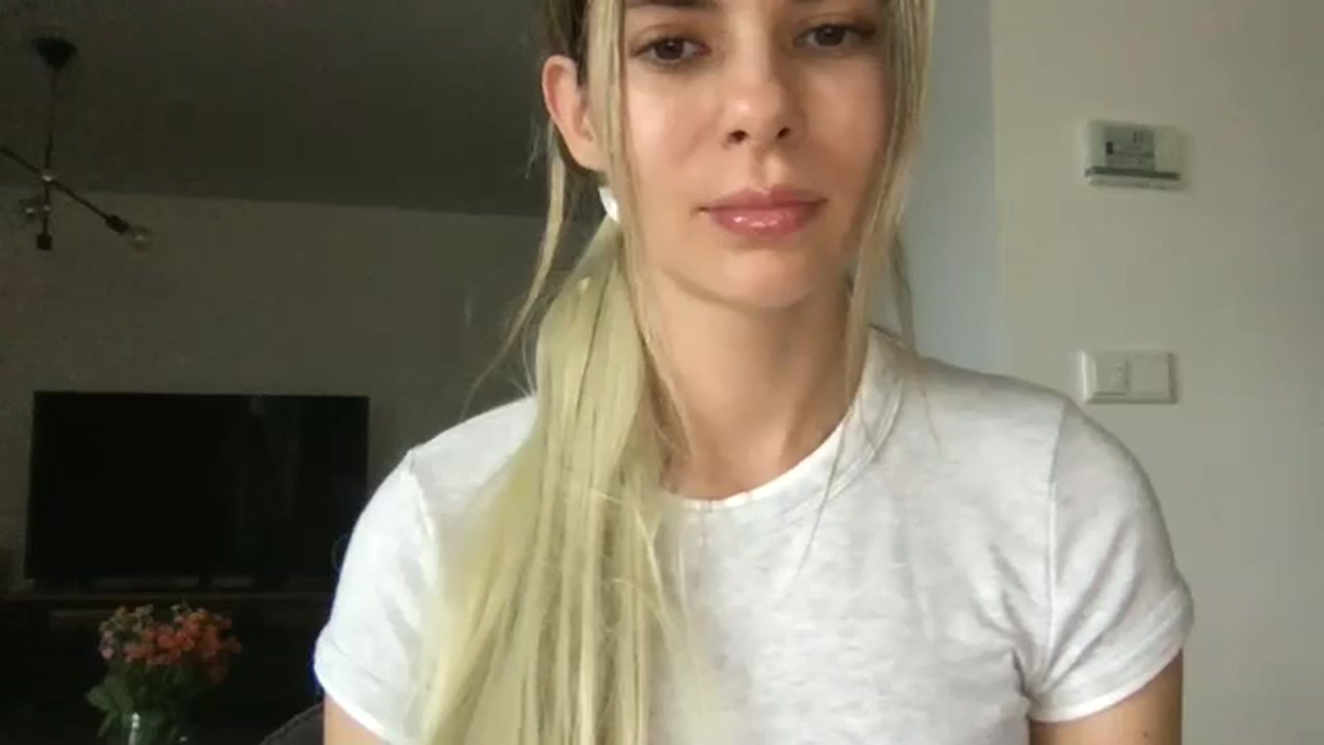 Gallery image thumbnail from neverinmylife's myfreecams stream on, 09/24/2025, 13:11 image 5 of 20