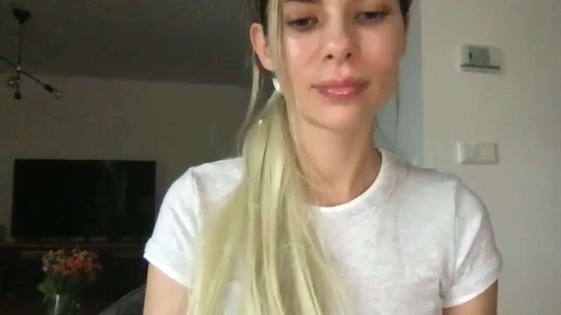 Gallery image thumbnail from neverinmylife's myfreecams stream on, 09/24/2025, 13:11 image 15 of 20