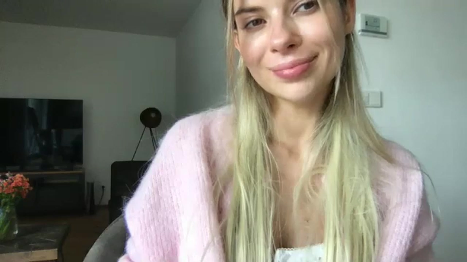 Gallery image thumbnail from neverinmylife's myfreecams stream on, 09/30/2025, 11:23 image 15 of 20
