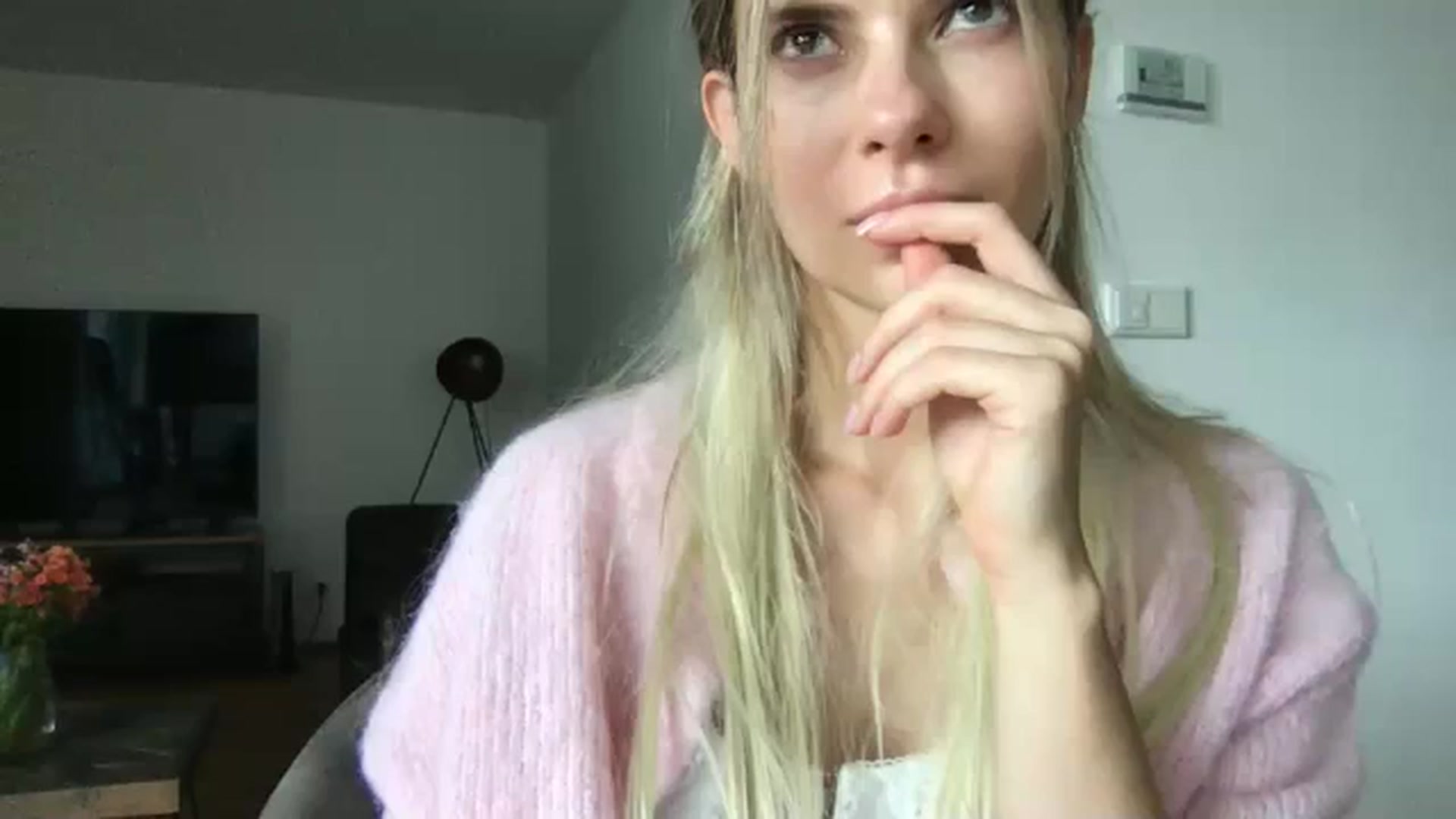Gallery image thumbnail from neverinmylife's myfreecams stream on, 09/30/2025, 11:23 image 5 of 20