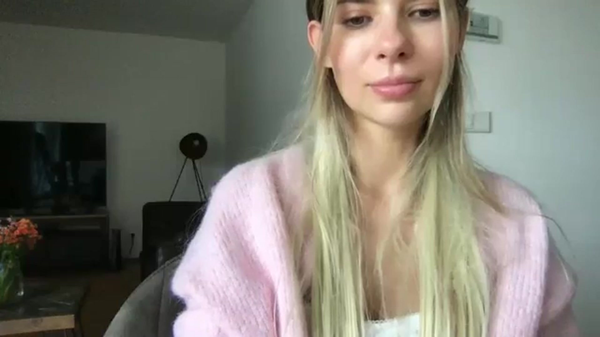 Gallery image thumbnail from neverinmylife's myfreecams stream on, 09/30/2025, 11:23 image 19 of 20