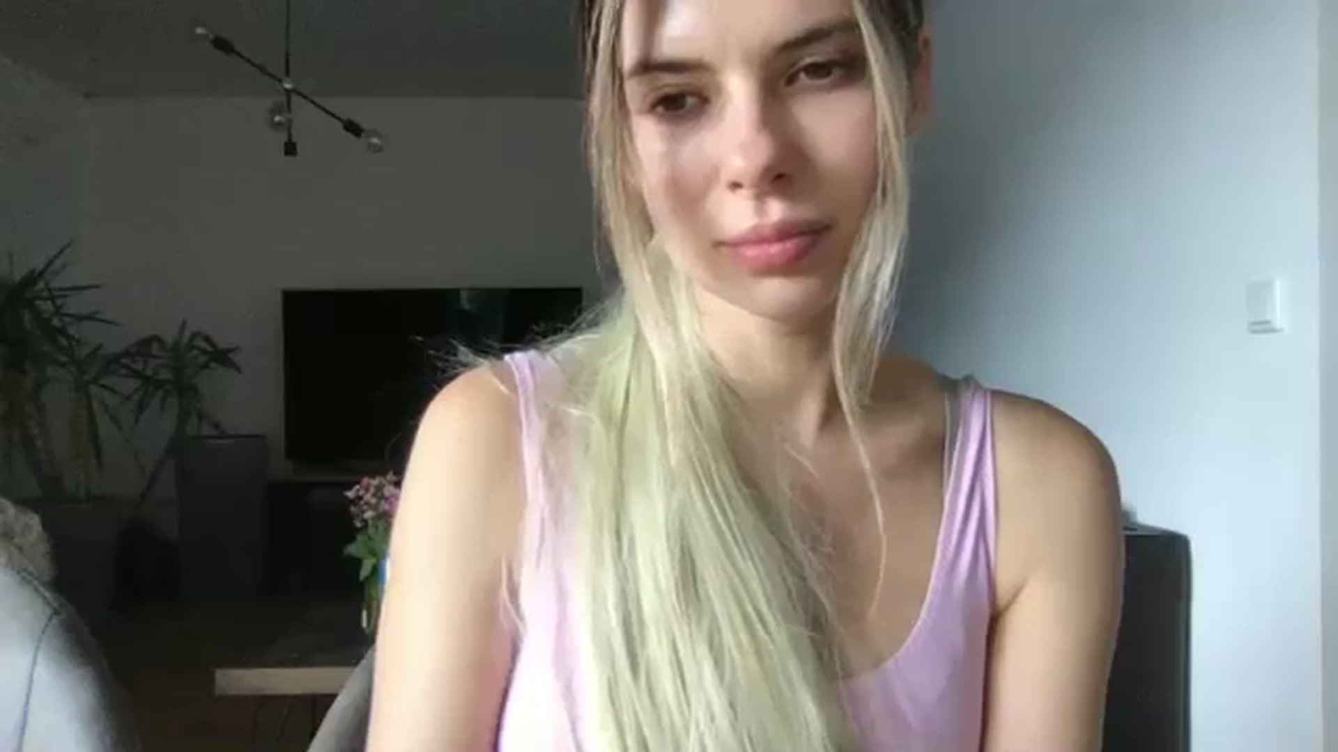 Gallery image thumbnail from neverinmylife's myfreecams stream on, 10/02/2025, 12:24 image 13 of 20