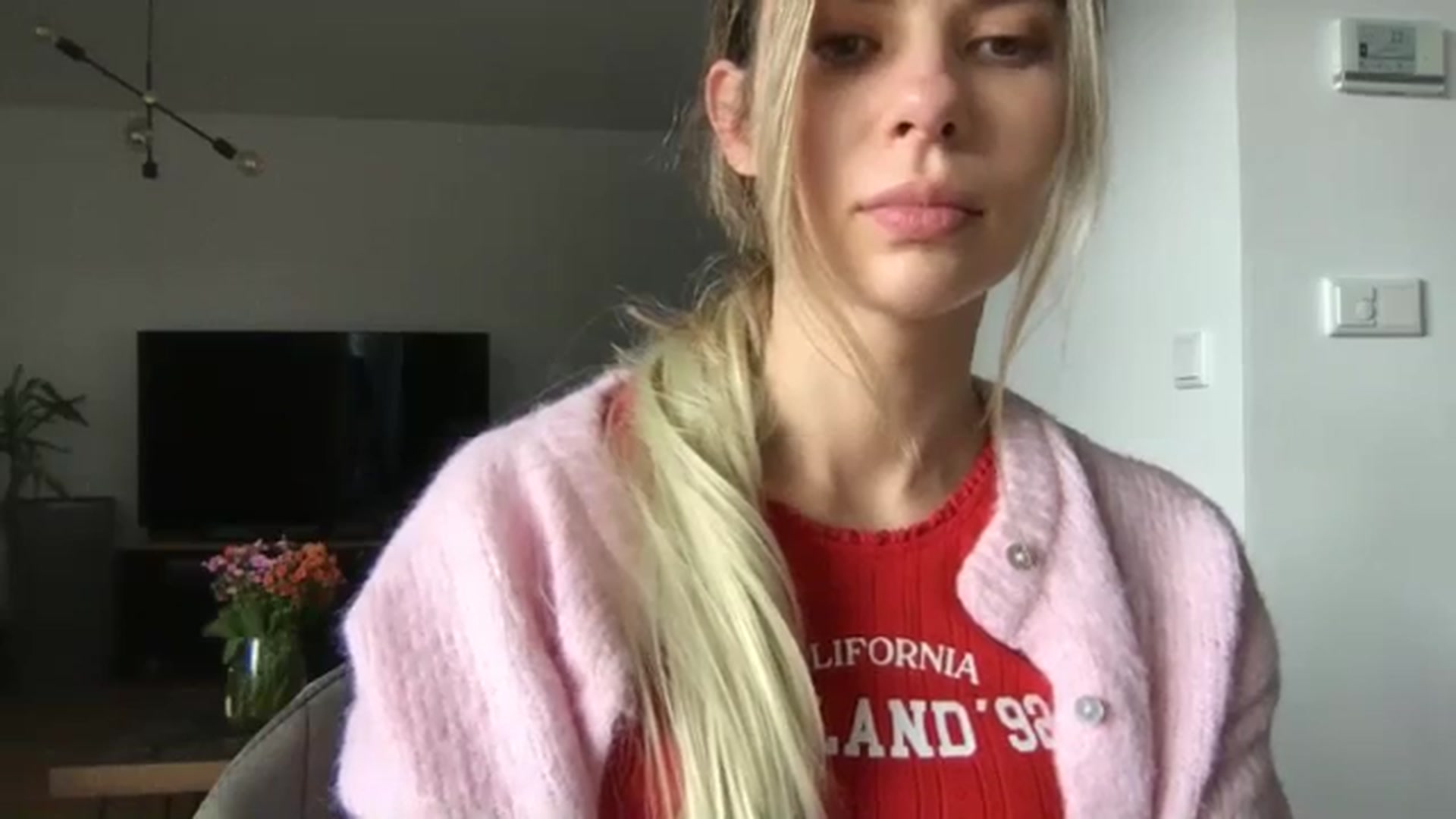 Gallery image thumbnail from neverinmylife's myfreecams stream on, 10/05/2025, 13:56 image 3 of 20