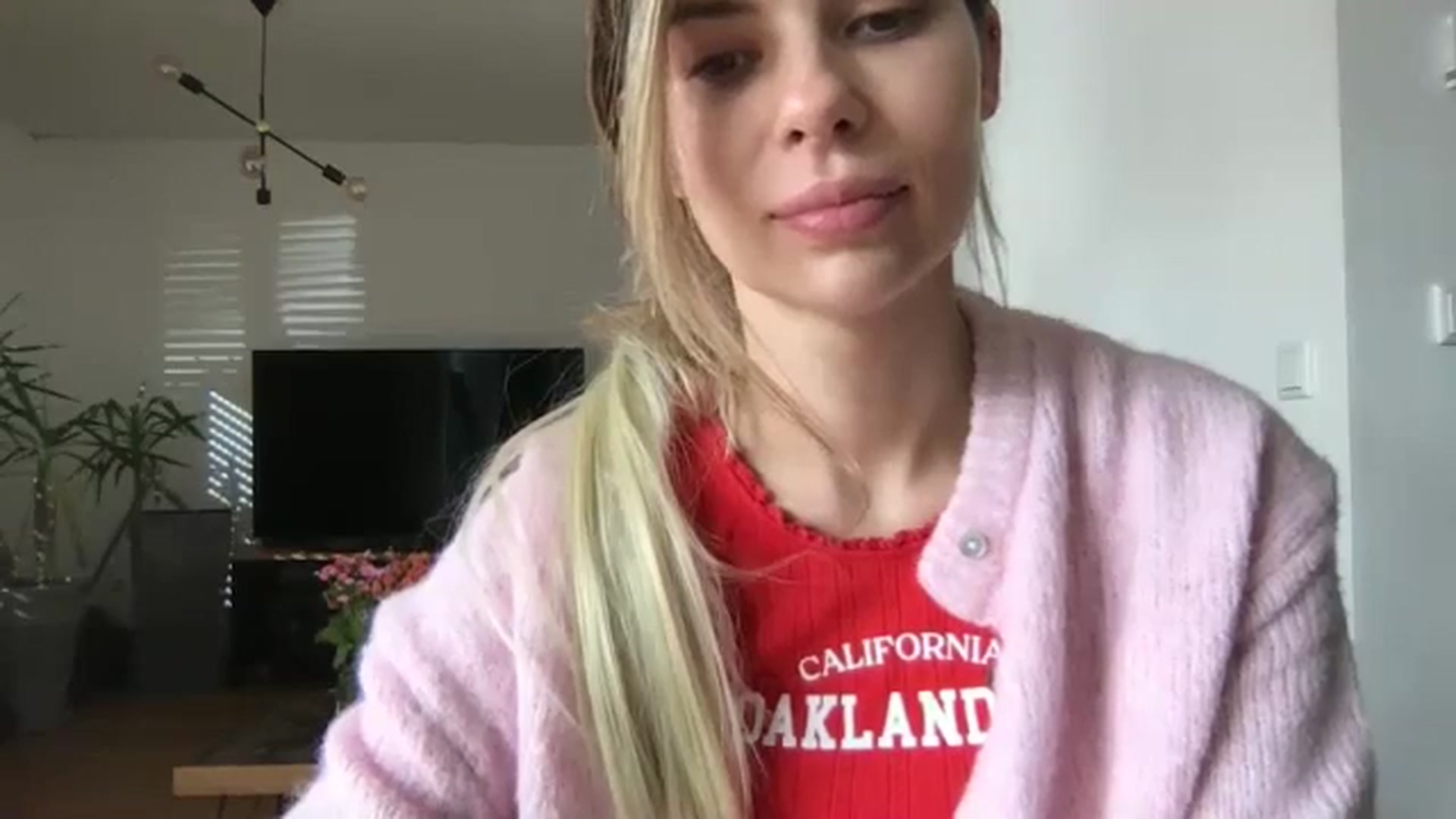 Gallery image thumbnail from neverinmylife's myfreecams stream on, 10/05/2025, 13:56 image 19 of 20