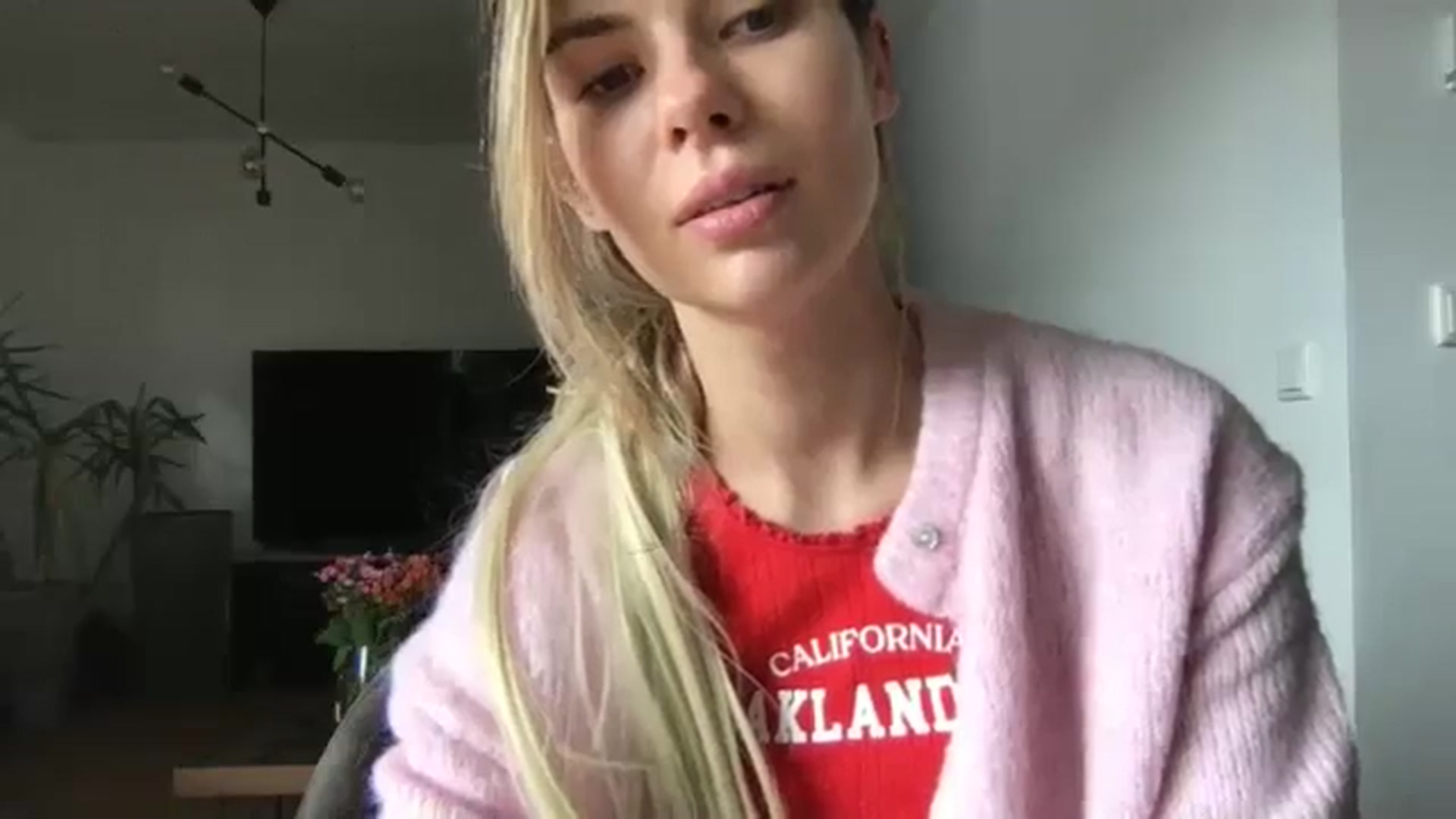 Gallery image thumbnail from neverinmylife's myfreecams stream on, 10/05/2025, 13:56 image 16 of 20