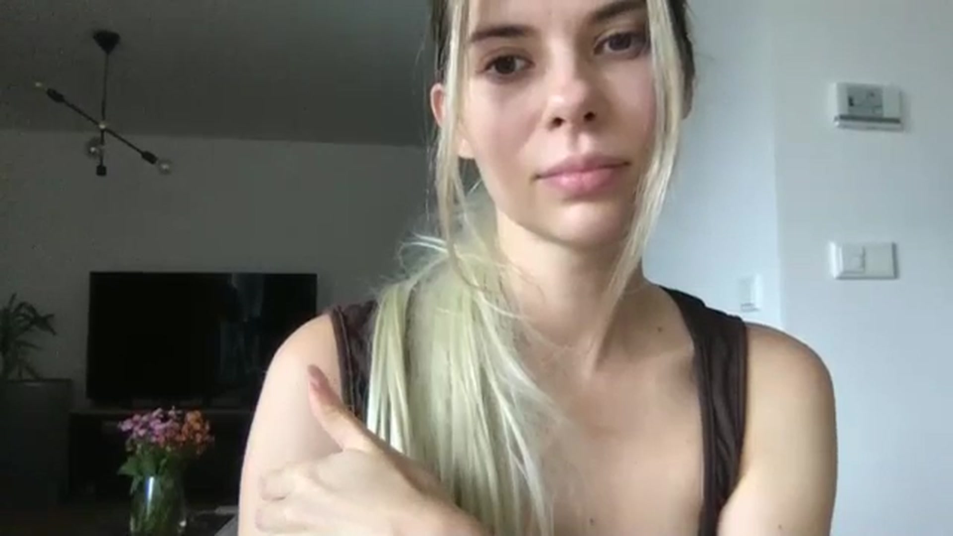 Gallery image thumbnail from neverinmylife's myfreecams stream on, 10/12/2025, 11:31 image 2 of 20
