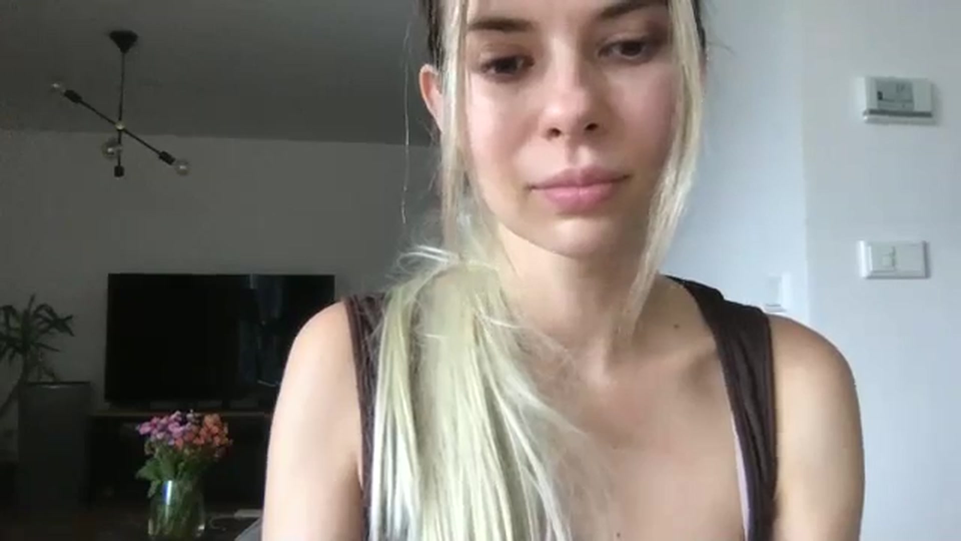 Gallery image thumbnail from neverinmylife's myfreecams stream on, 10/12/2025, 11:31 image 7 of 20