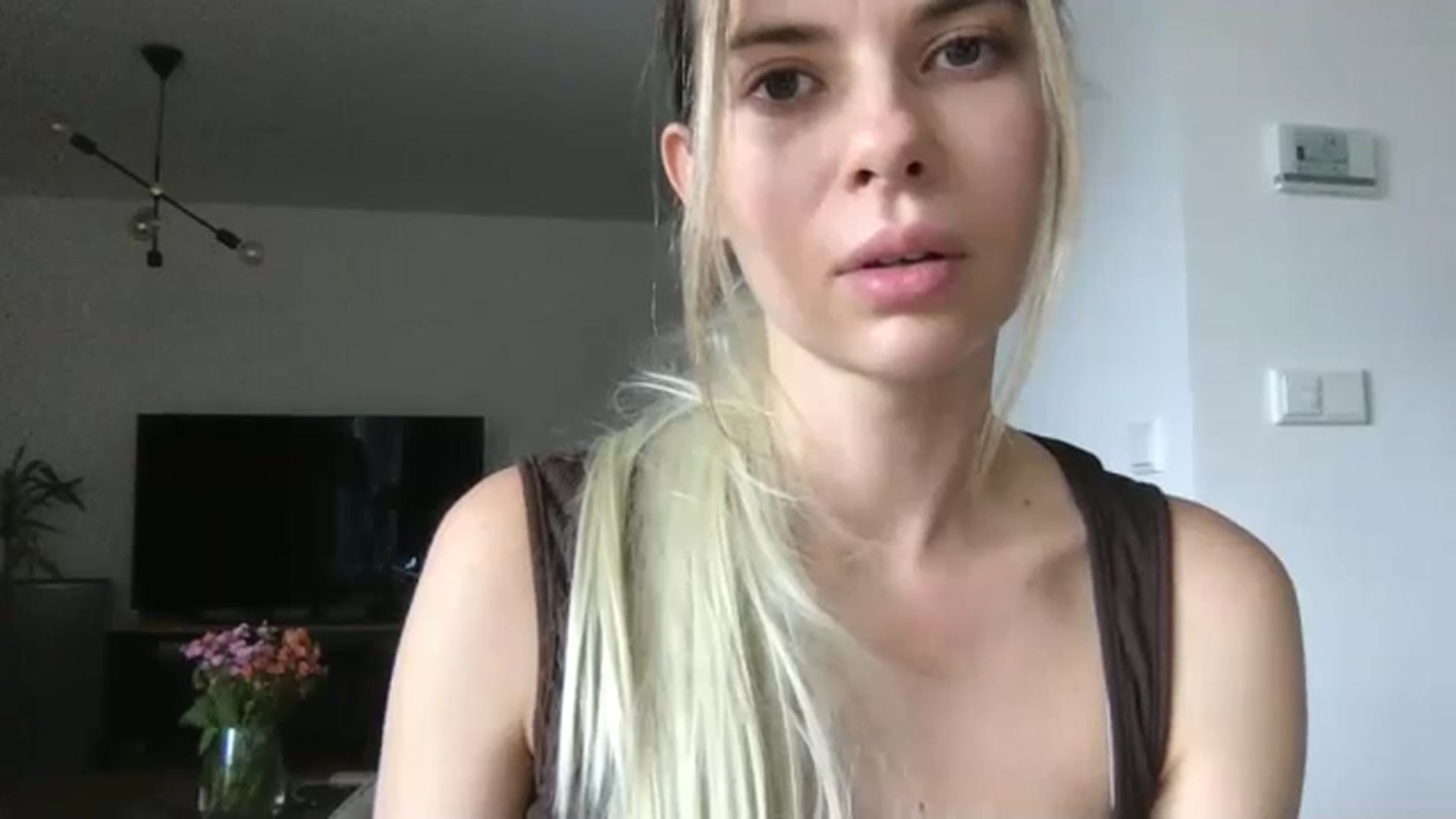 Gallery image thumbnail from neverinmylife's myfreecams stream on, 10/12/2025, 11:31 image 3 of 20
