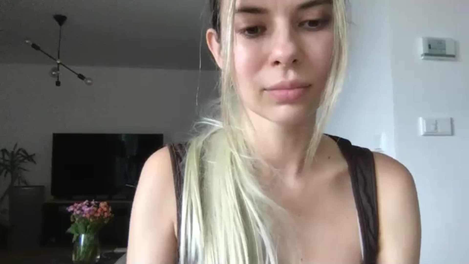 Gallery image thumbnail from neverinmylife's myfreecams stream on, 10/12/2025, 11:31 image 8 of 20