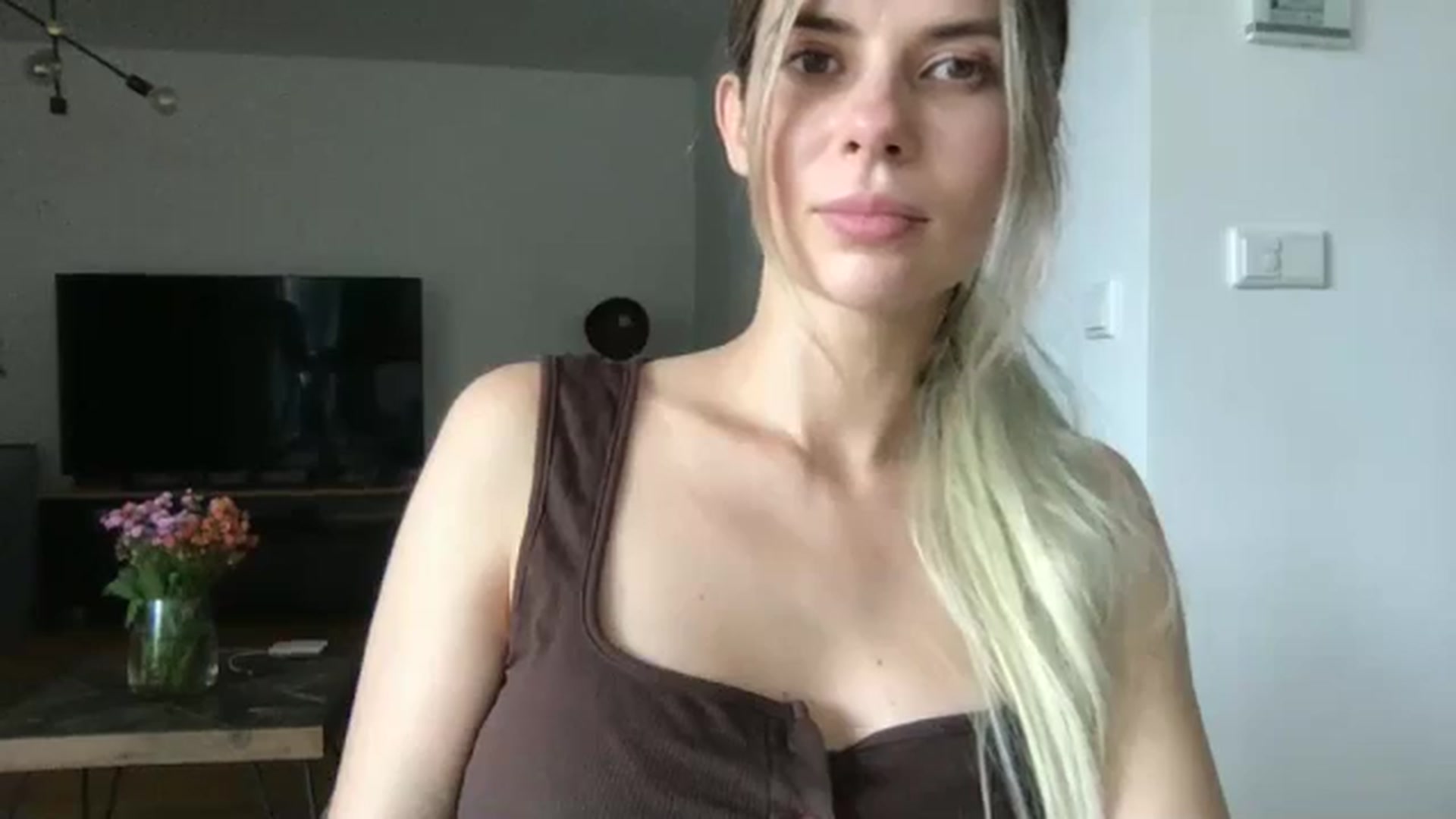 Gallery image thumbnail from neverinmylife's myfreecams stream on, 10/13/2025, 13:36 image 5 of 20