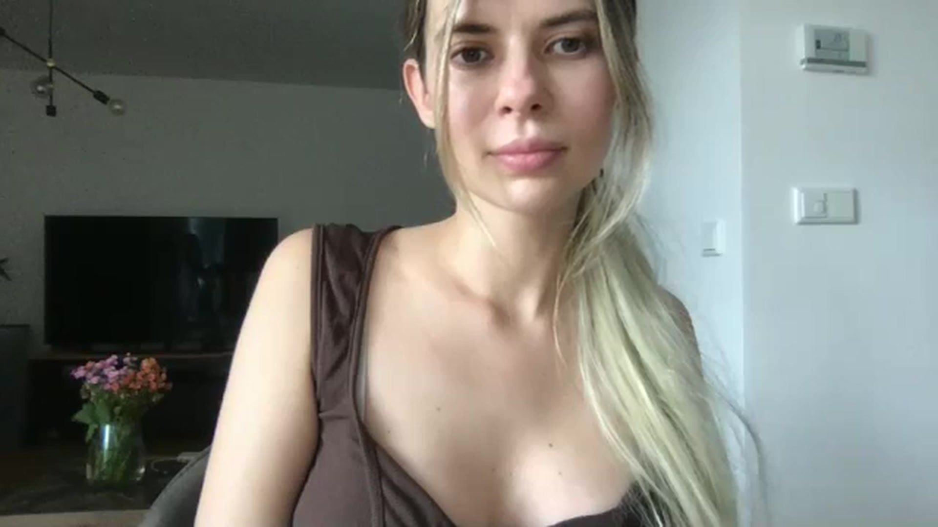 Gallery image thumbnail from neverinmylife's myfreecams stream on, 10/13/2025, 13:36 image 13 of 20