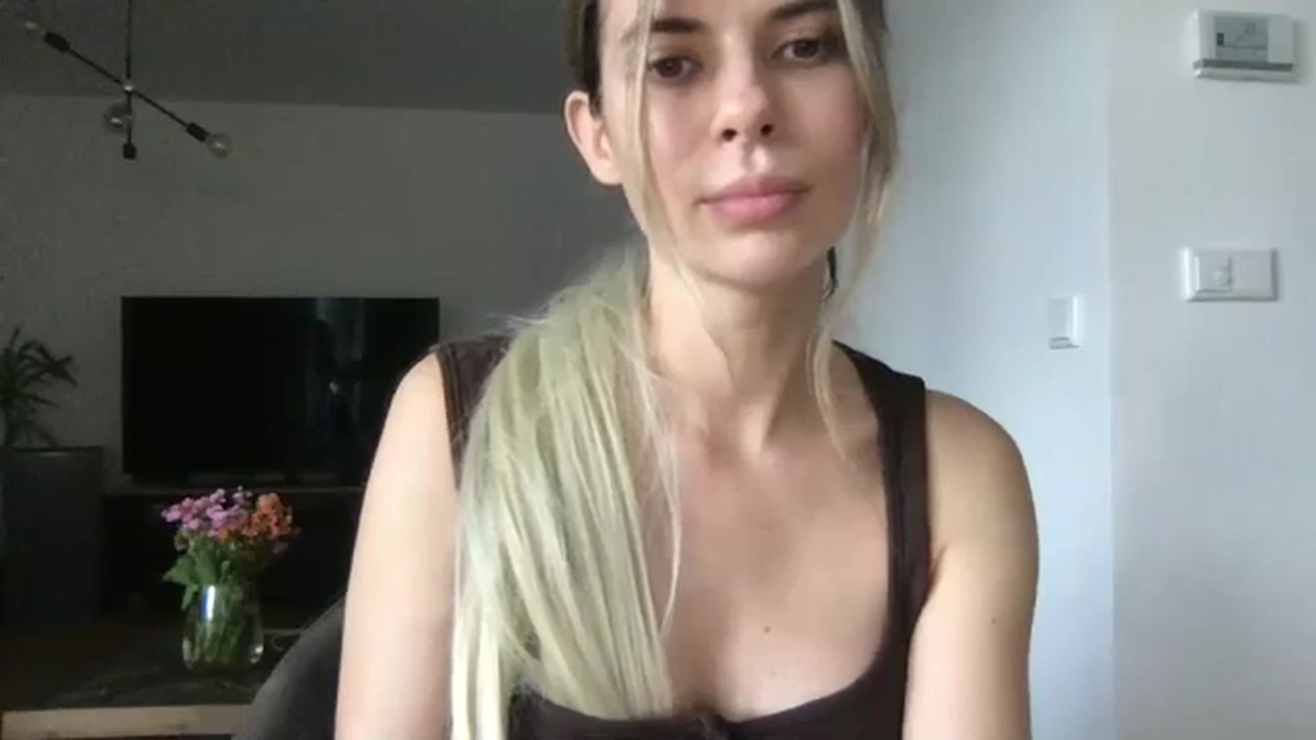 Gallery image thumbnail from neverinmylife's myfreecams stream on, 10/13/2025, 14:04 image 7 of 20