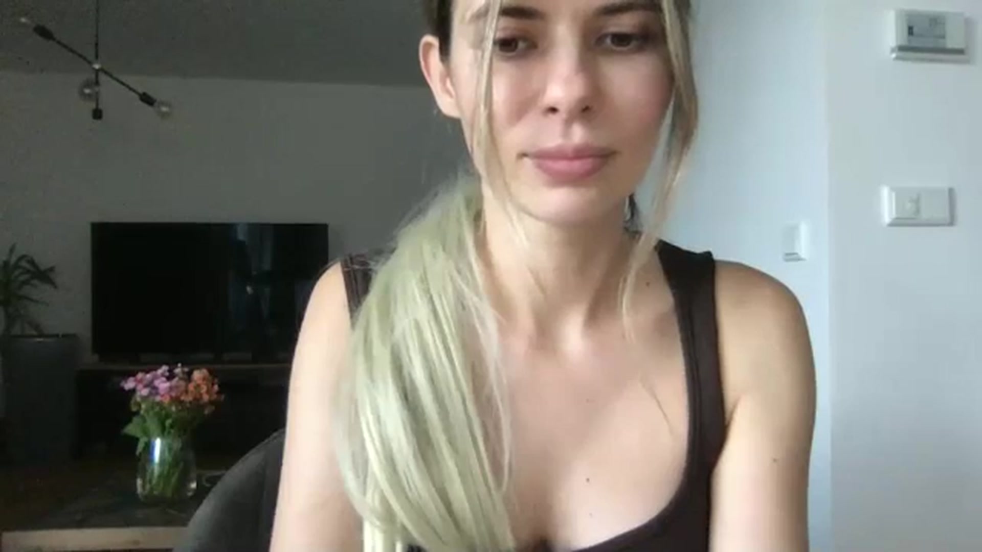 Gallery image thumbnail from neverinmylife's myfreecams stream on, 10/13/2025, 14:04 image 9 of 20
