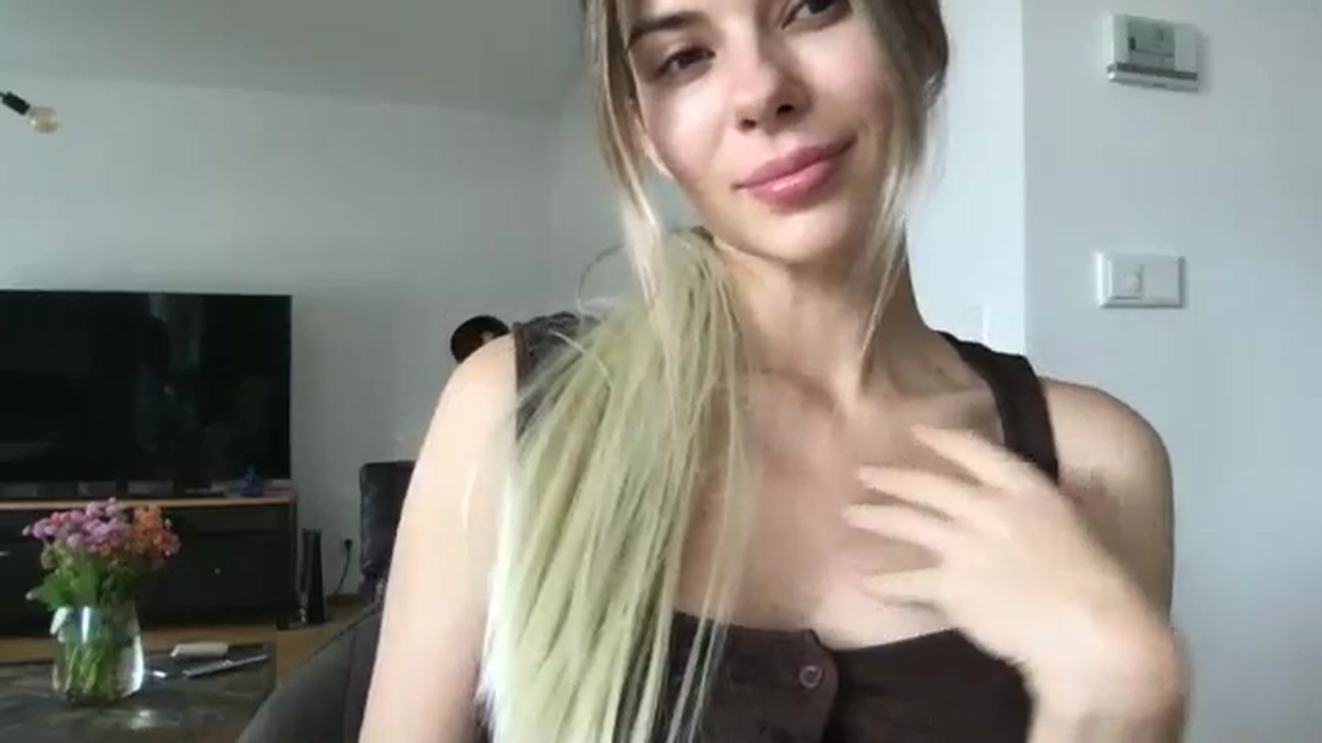 Gallery image thumbnail from neverinmylife's myfreecams stream on, 10/15/2025, 10:48 image 2 of 20