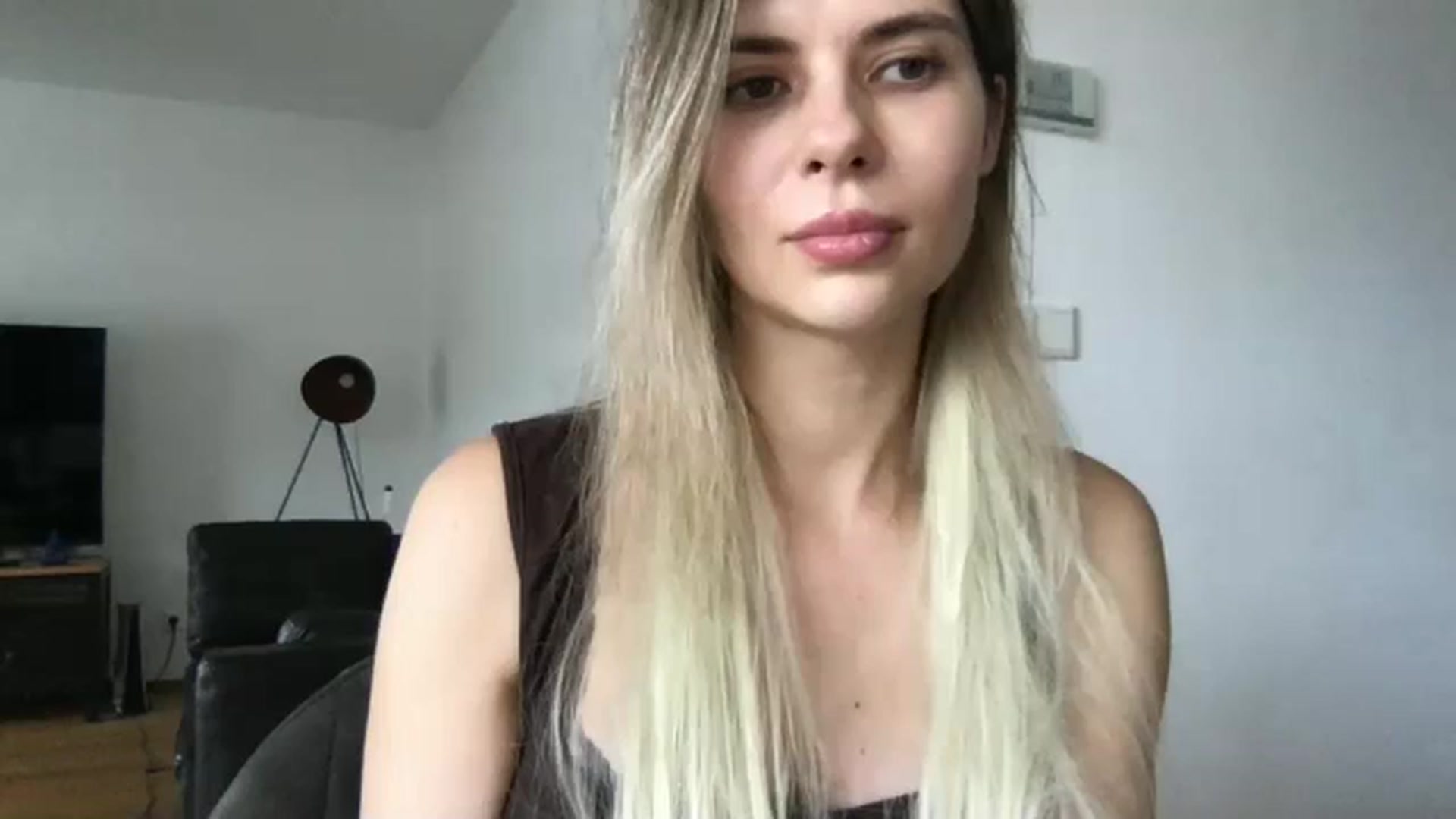 Gallery image thumbnail from neverinmylife's myfreecams stream on, 10/17/2025, 11:33 image 4 of 20