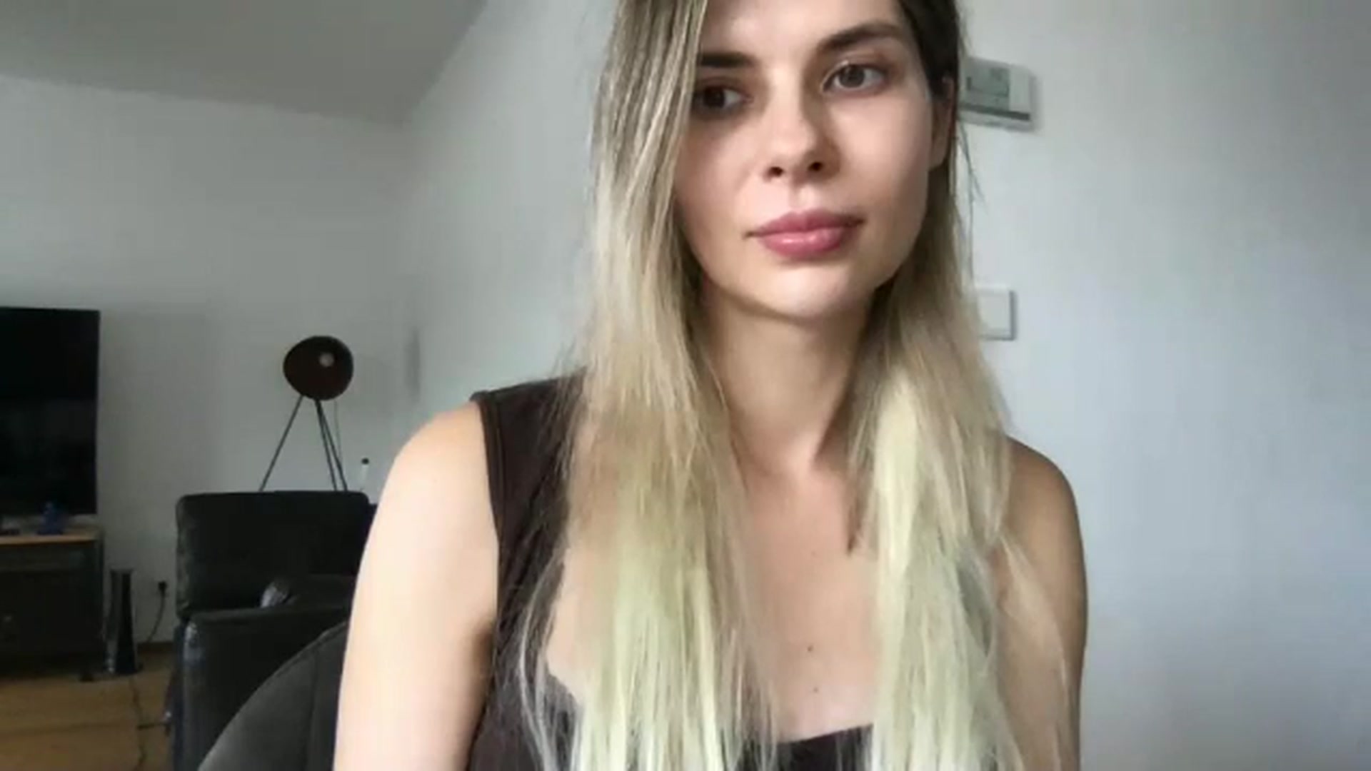 Gallery image thumbnail from neverinmylife's myfreecams stream on, 10/17/2025, 11:33 image 2 of 20