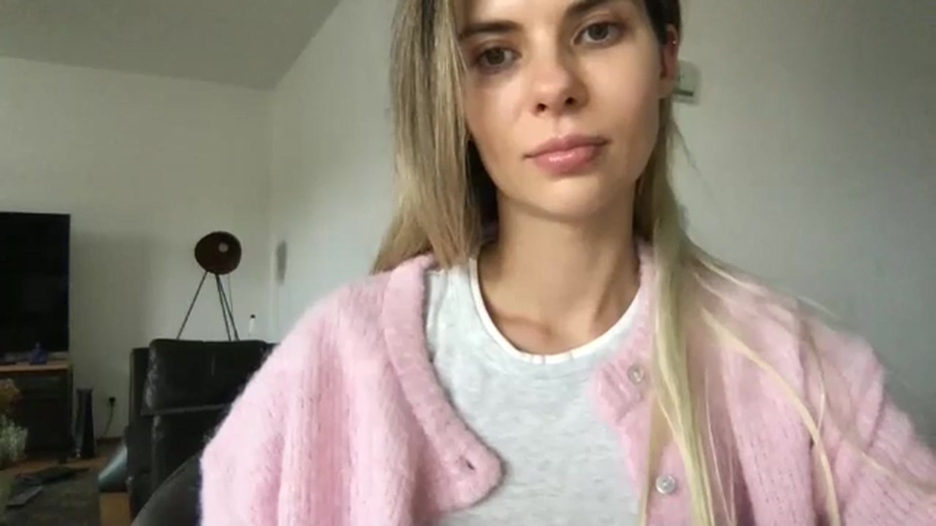 Gallery image thumbnail from neverinmylife's myfreecams stream on, 10/27/2025, 12:47 image 2 of 20