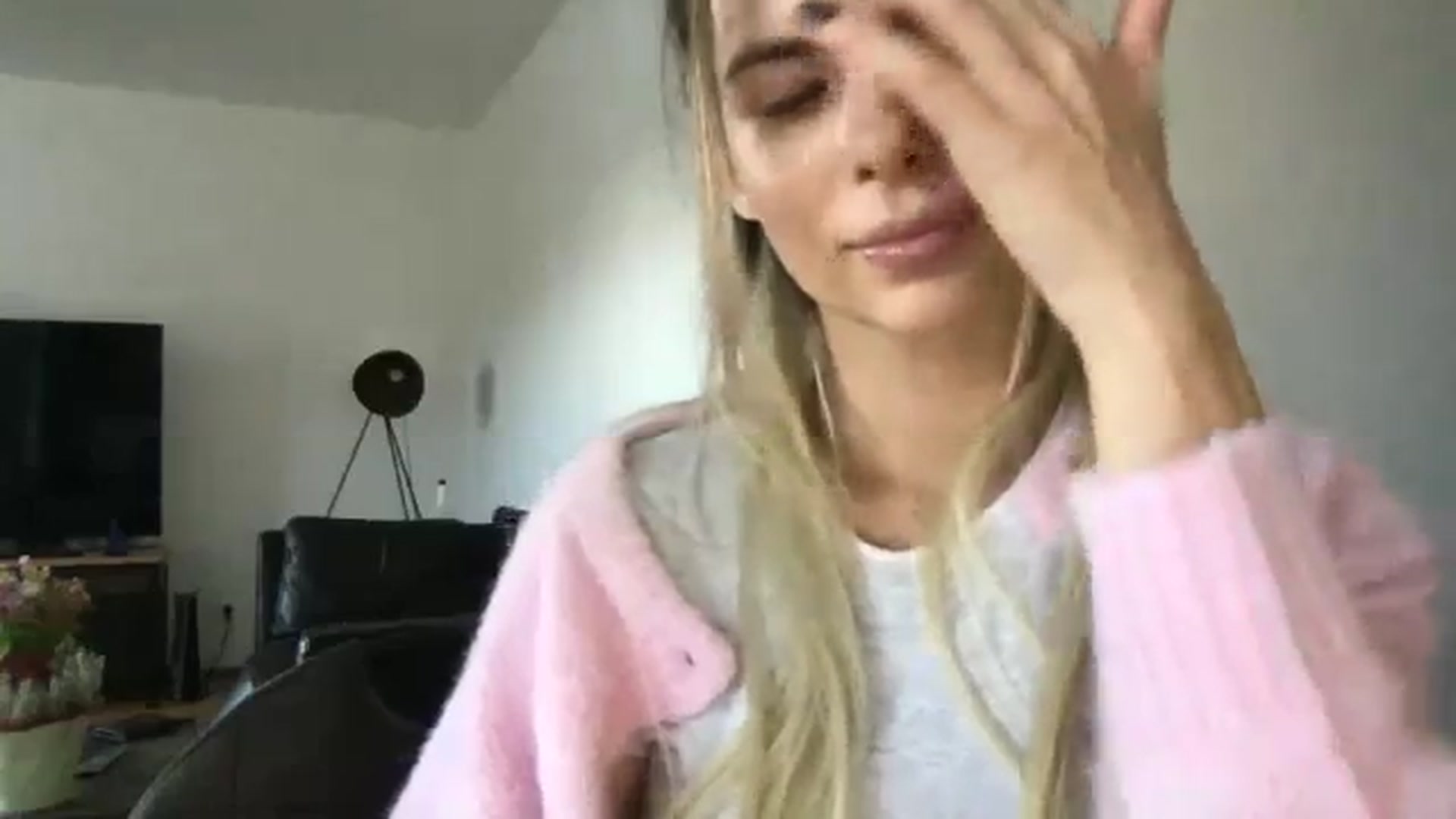Gallery image thumbnail from neverinmylife's myfreecams stream on, 10/27/2025, 14:15 image 8 of 20