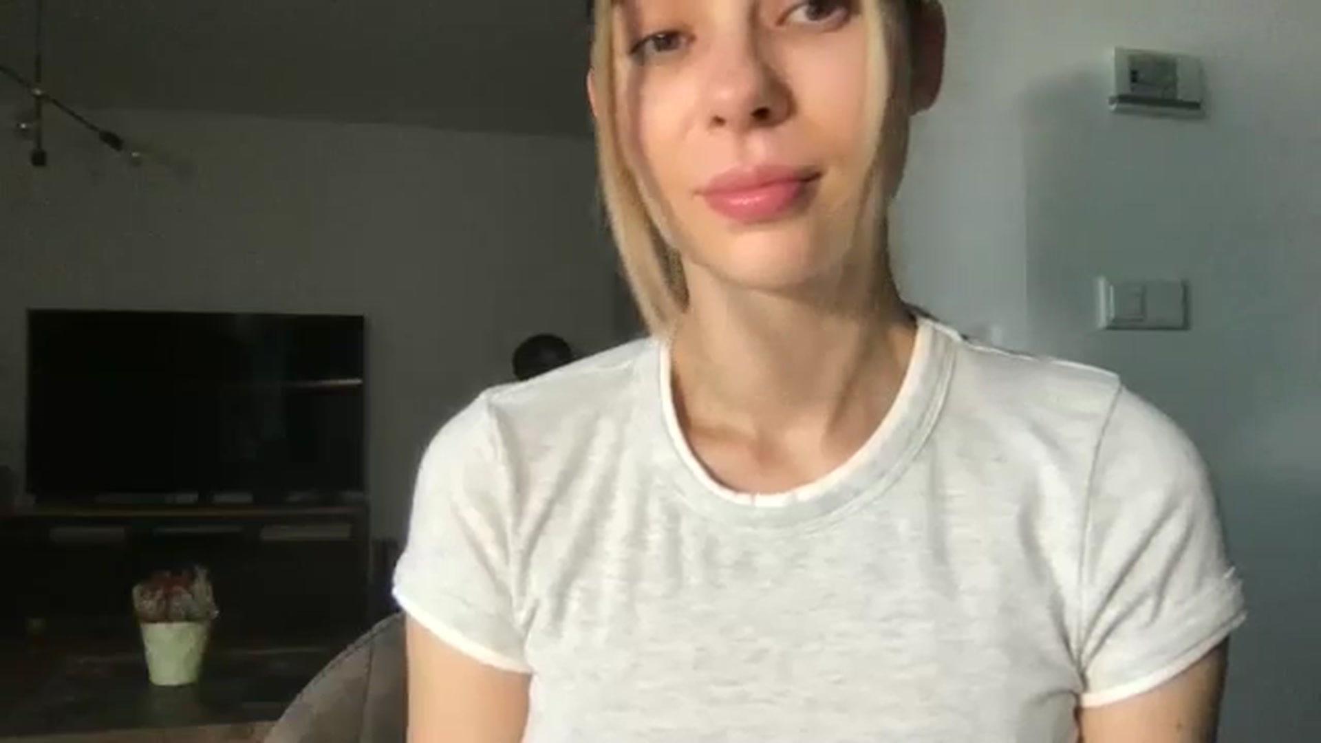 Gallery image thumbnail from neverinmylife's myfreecams stream on, 11/09/2025, 10:28 image 17 of 20