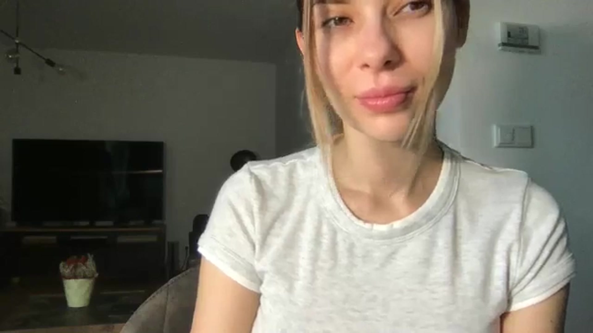 Gallery image thumbnail from neverinmylife's myfreecams stream on, 11/09/2025, 10:28 image 15 of 20