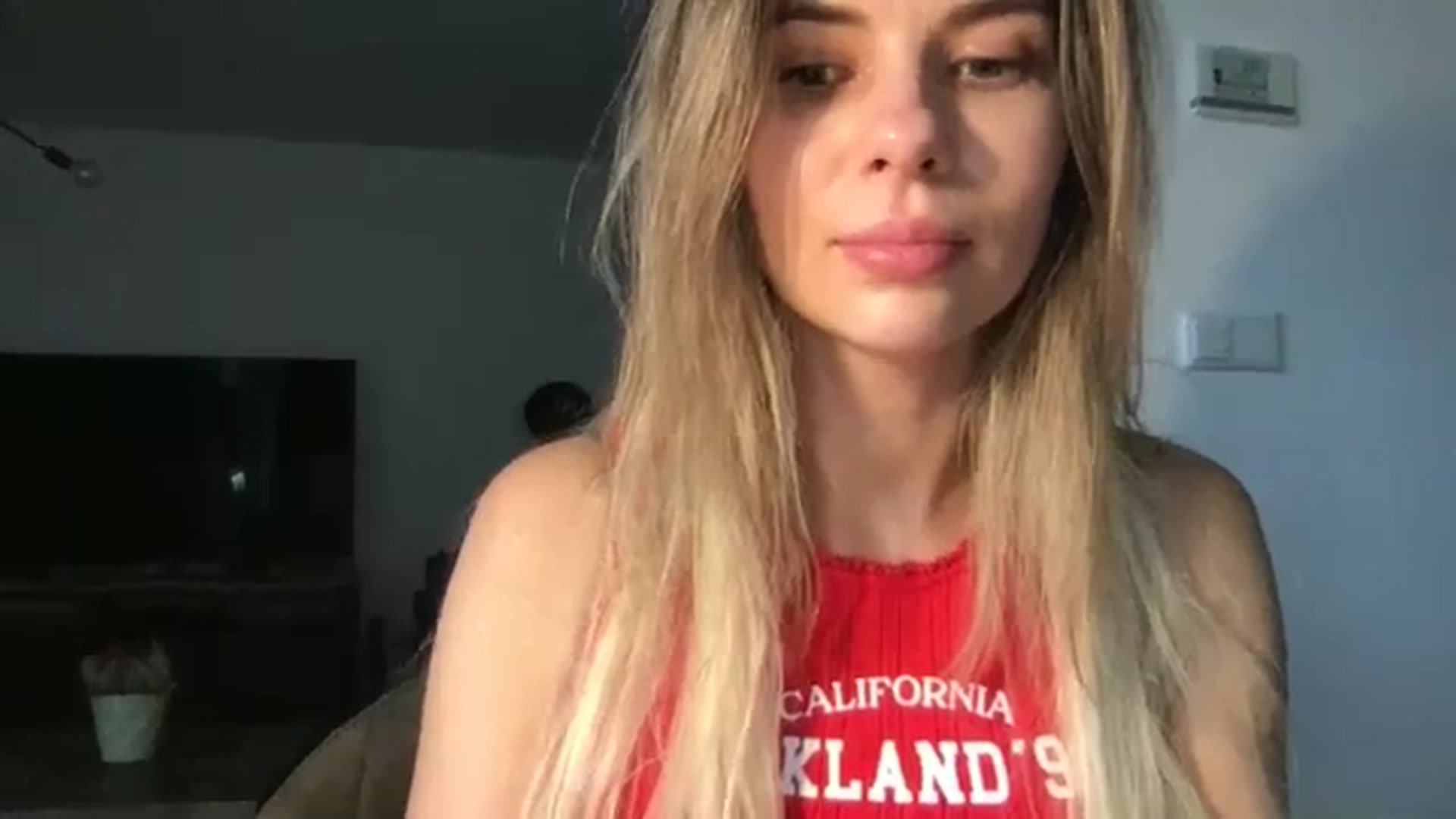 Gallery image thumbnail from neverinmylife's myfreecams stream on, 11/12/2025, 14:33 image 7 of 20
