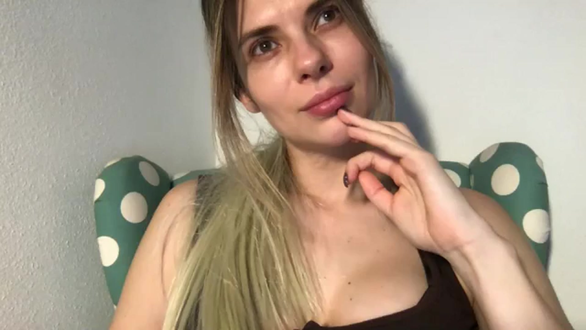 Gallery image thumbnail from neverinmylife's myfreecams stream on, 12/04/2025, 10:31 image 3 of 20