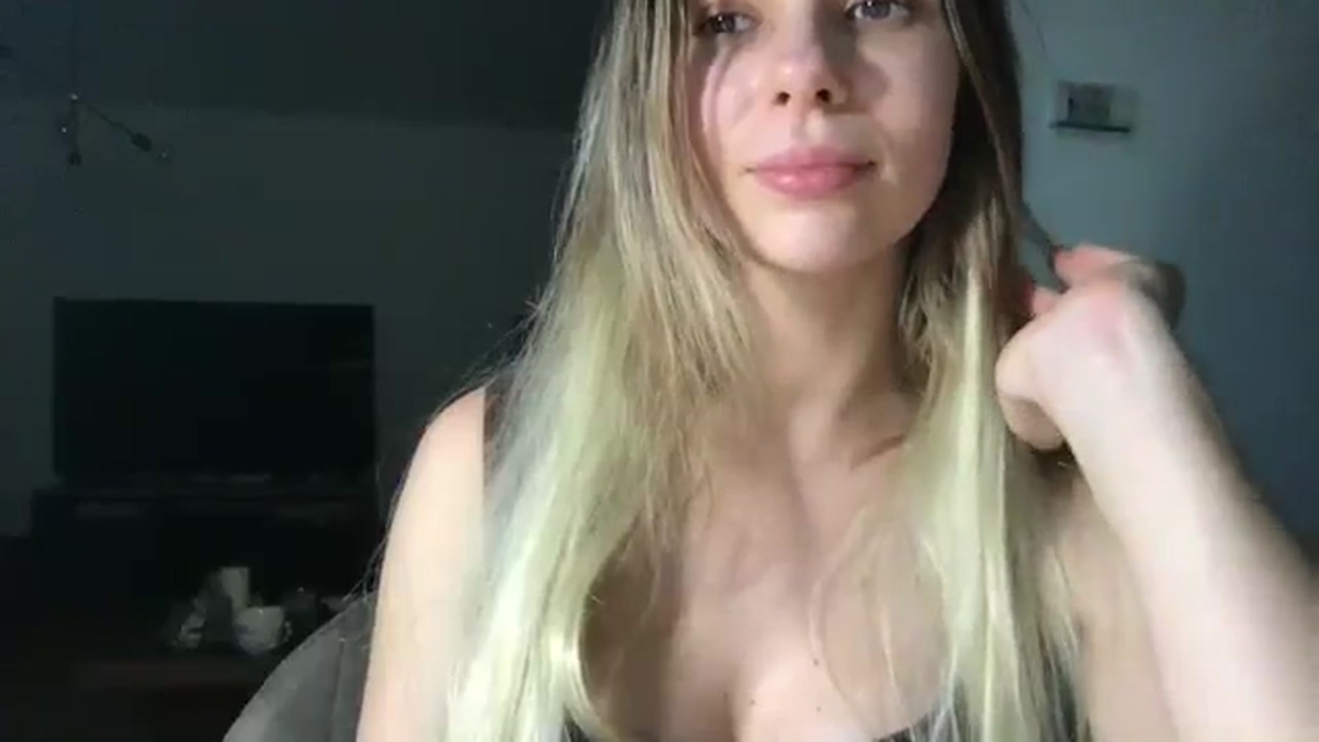 Gallery image thumbnail from neverinmylife's myfreecams stream on, 12/13/2025, 13:52 image 20 of 20