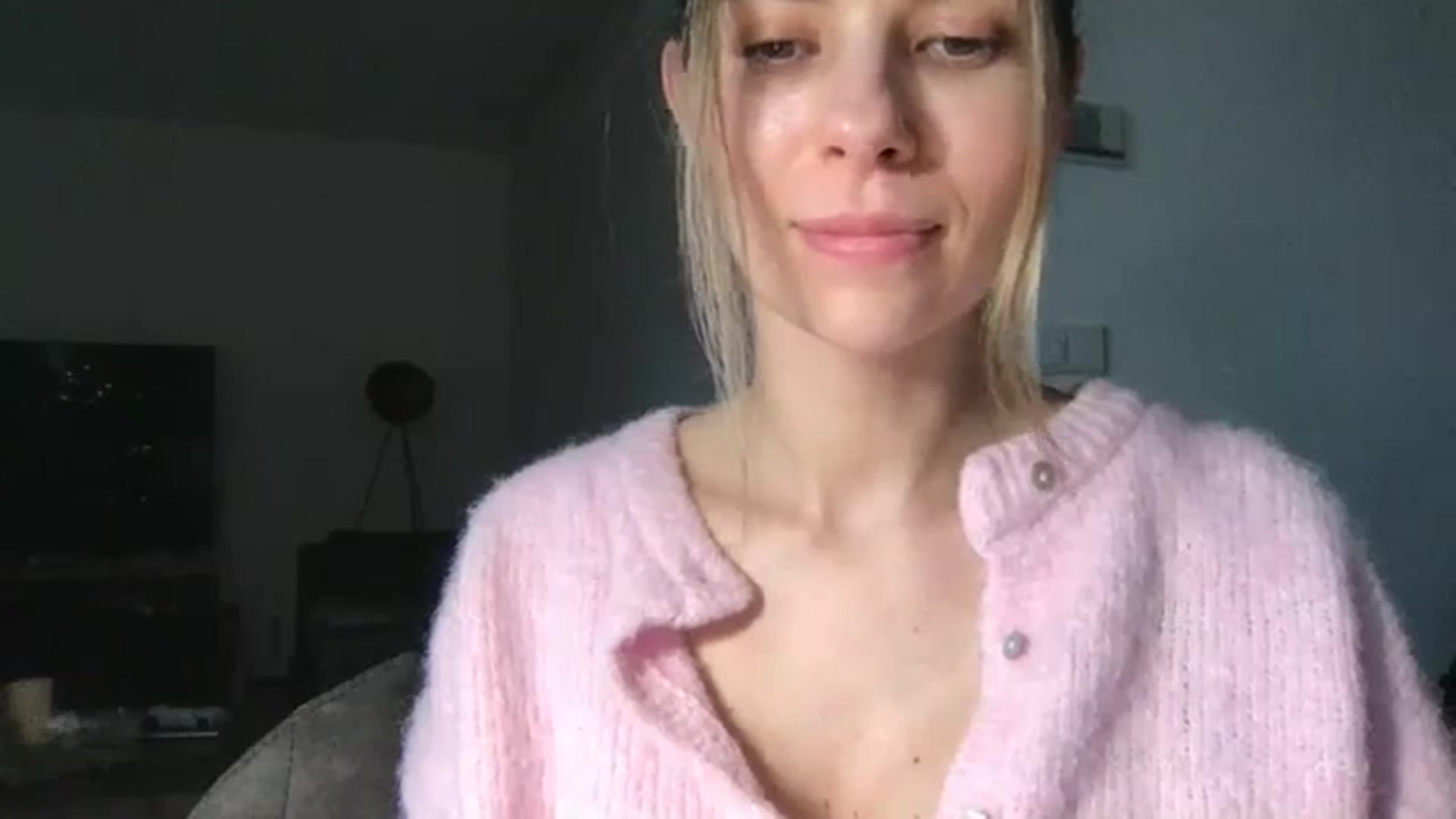 Gallery image thumbnail from neverinmylife's myfreecams stream on, 12/19/2025, 13:28 image 13 of 20