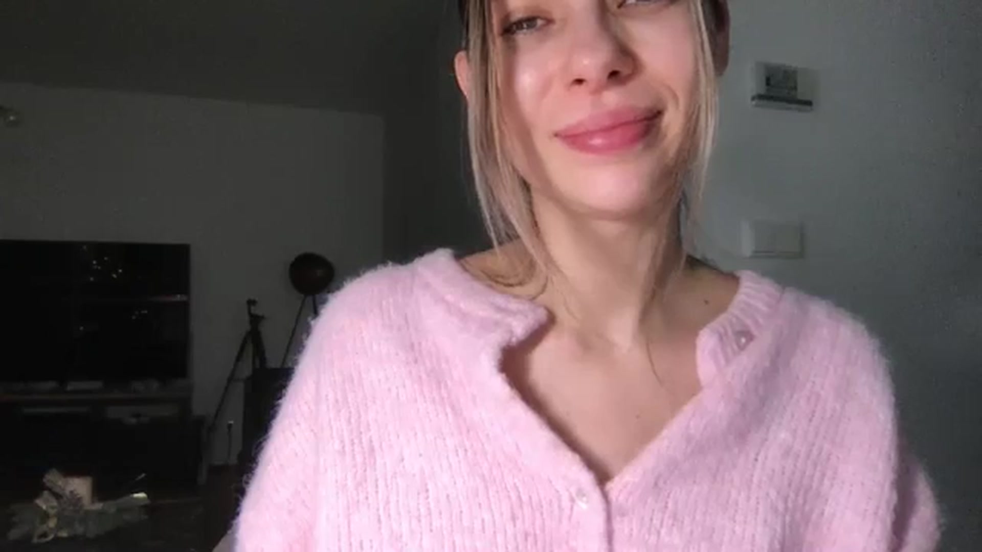 Gallery image thumbnail from neverinmylife's myfreecams stream on, 12/28/2025, 13:44 image 17 of 20