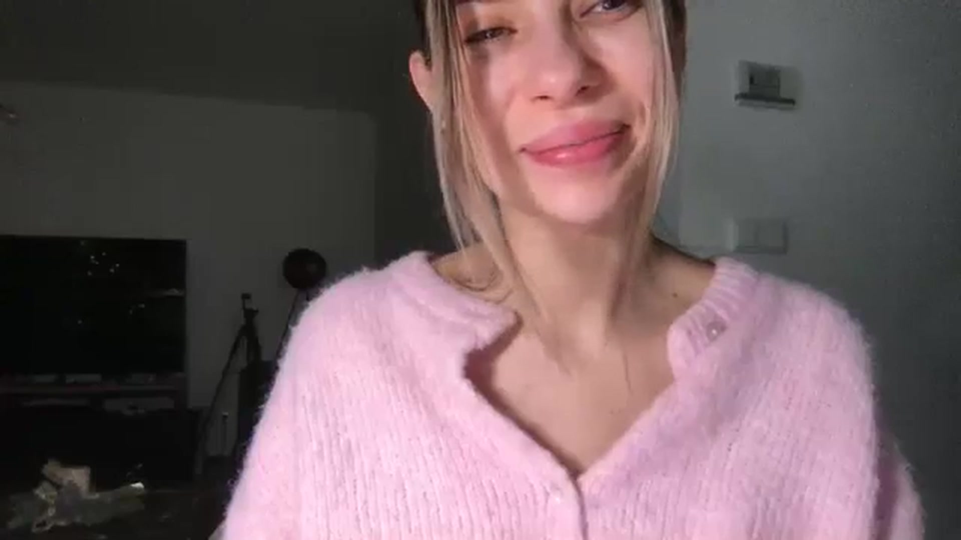 Gallery image thumbnail from neverinmylife's myfreecams stream on, 12/28/2025, 13:44 image 18 of 20