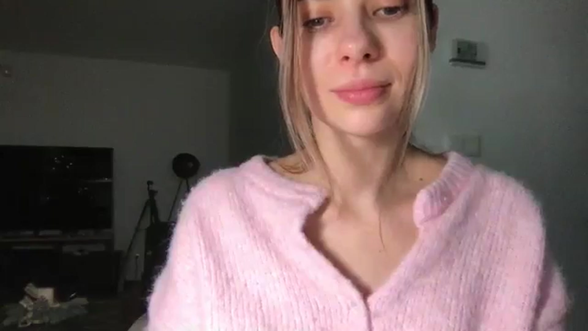 Gallery image thumbnail from neverinmylife's myfreecams stream on, 12/28/2025, 13:44 image 11 of 20