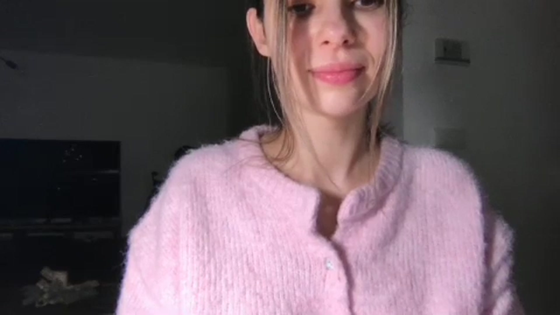 Gallery image thumbnail from neverinmylife's myfreecams stream on, 12/28/2025, 15:34 image 19 of 20