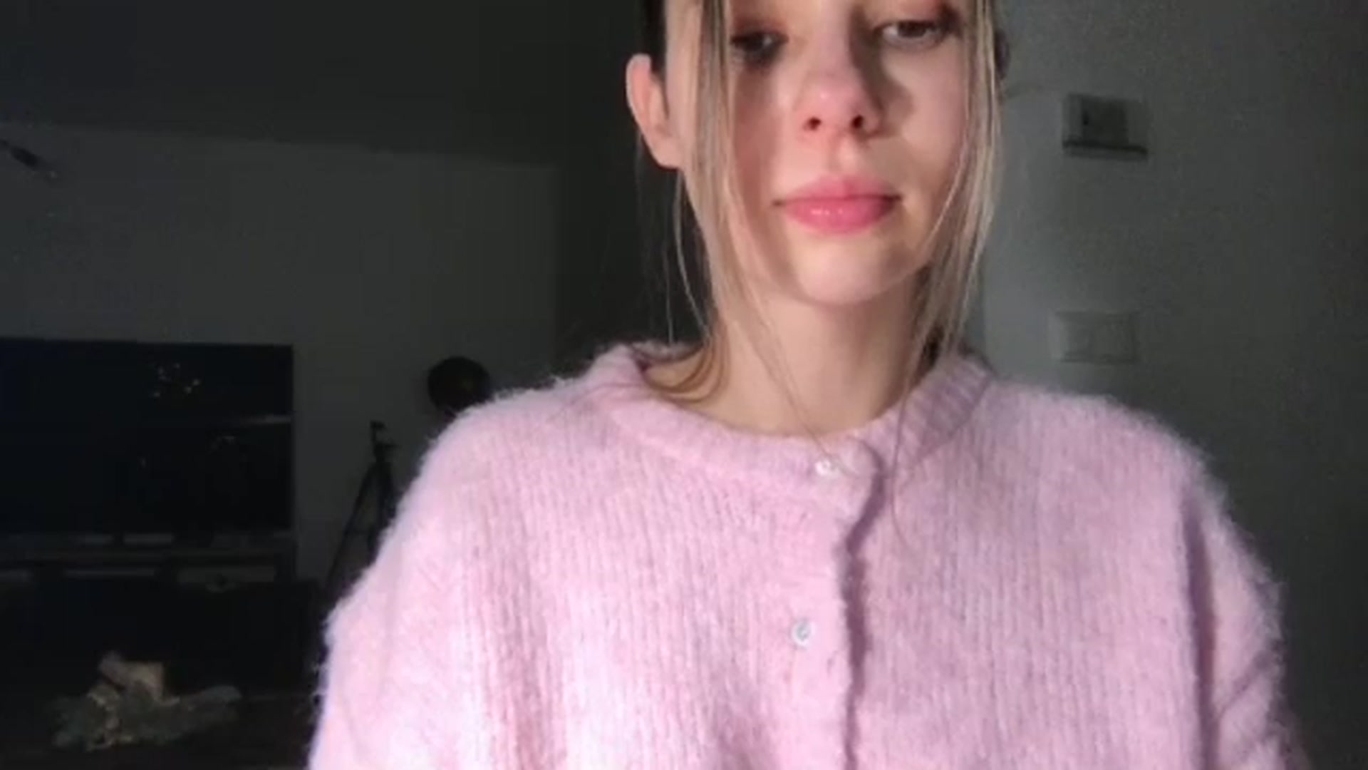 Gallery image thumbnail from neverinmylife's myfreecams stream on, 12/28/2025, 15:34 image 6 of 20