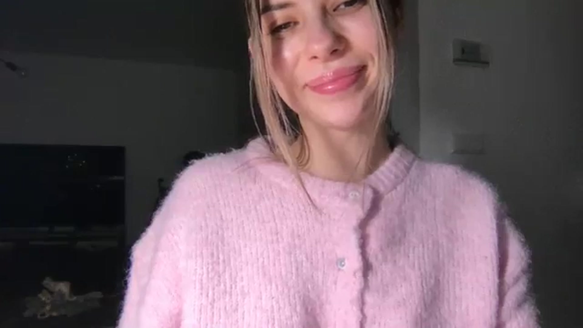 Gallery image thumbnail from neverinmylife's myfreecams stream on, 12/28/2025, 15:34 image 9 of 20