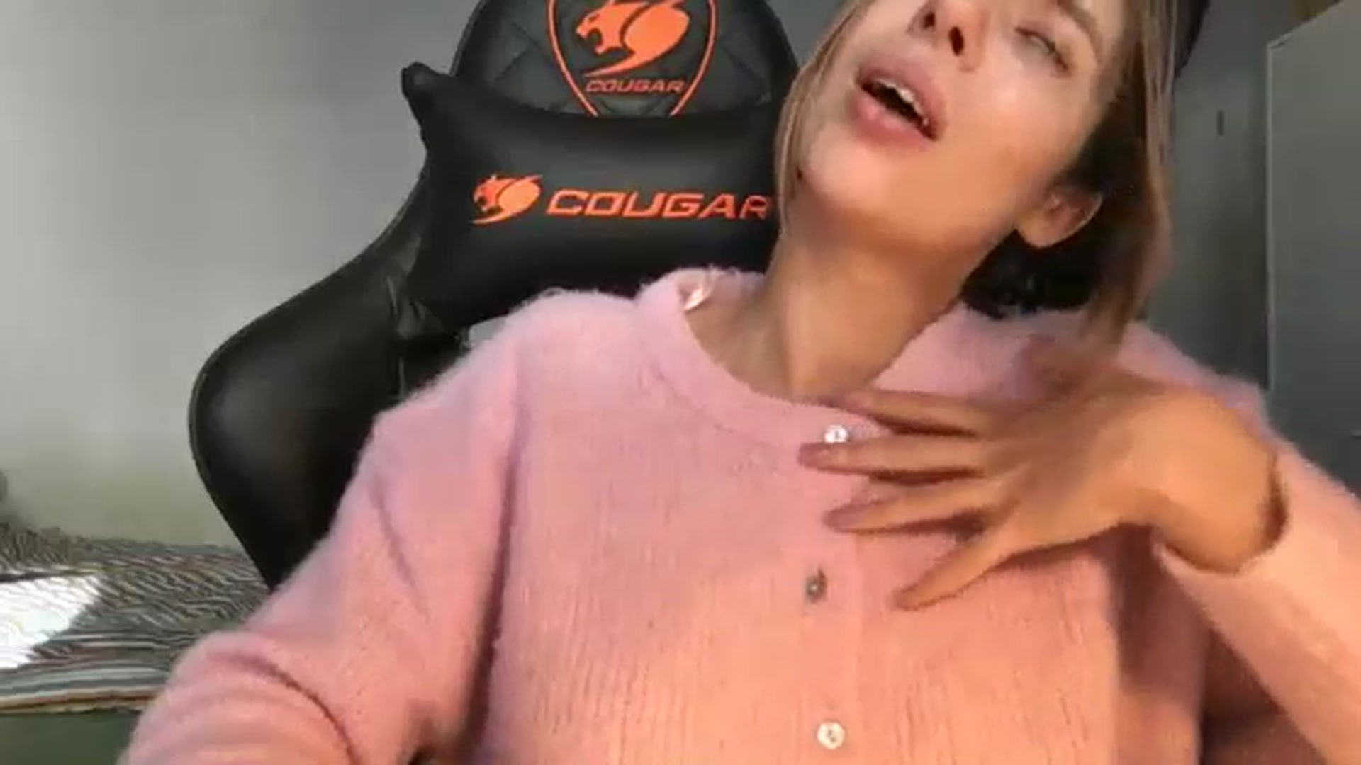 Gallery image thumbnail from neverinmylife's myfreecams stream on, 01/02/2026, 13:16 image 5 of 20