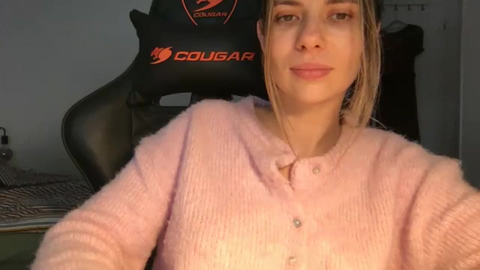 Gallery image thumbnail from neverinmylife's myfreecams stream on, 01/02/2026, 15:08 image 5 of 20