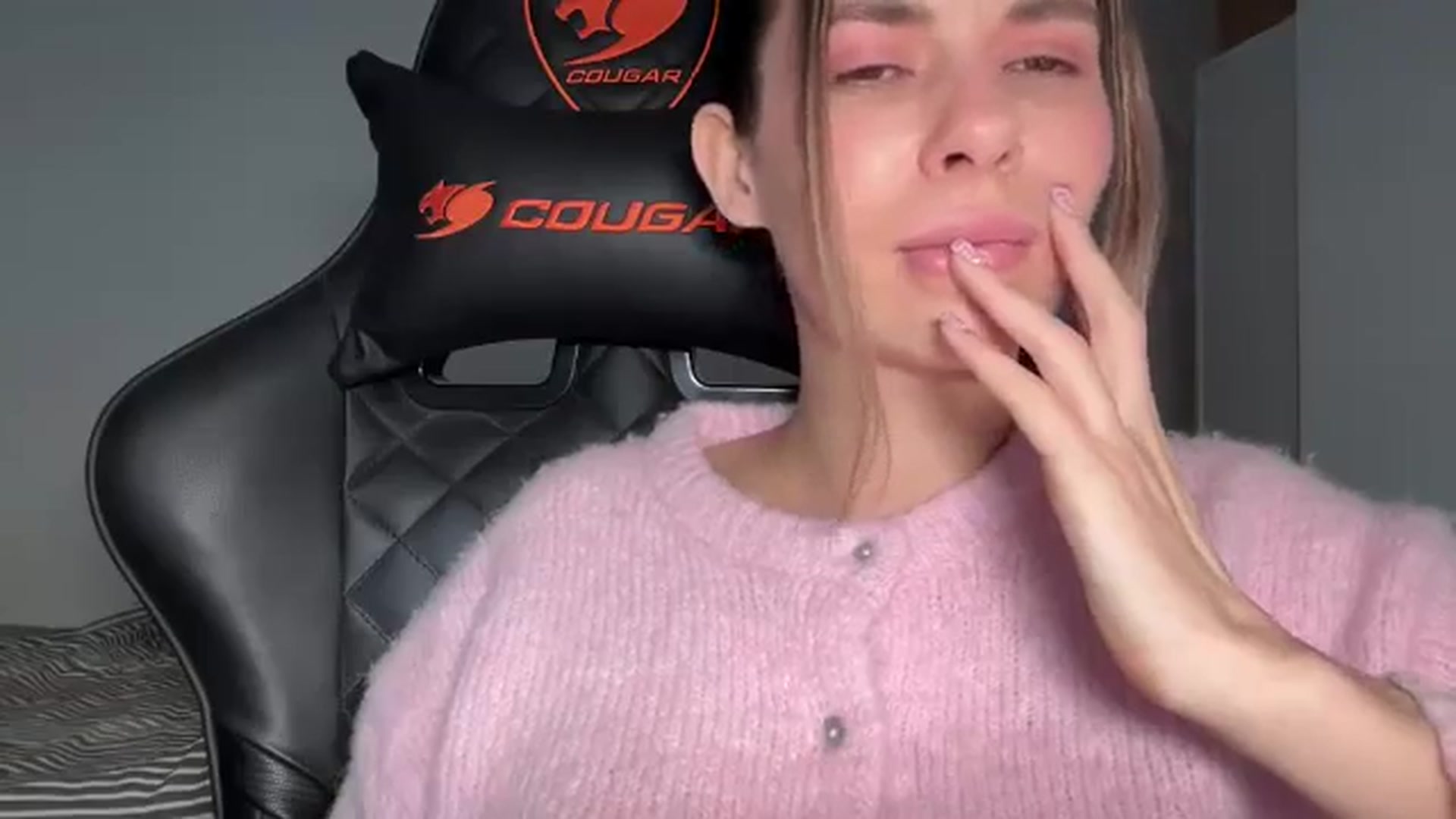 Gallery image thumbnail from neverinmylife's myfreecams stream on, 01/04/2026, 15:06 image 18 of 20