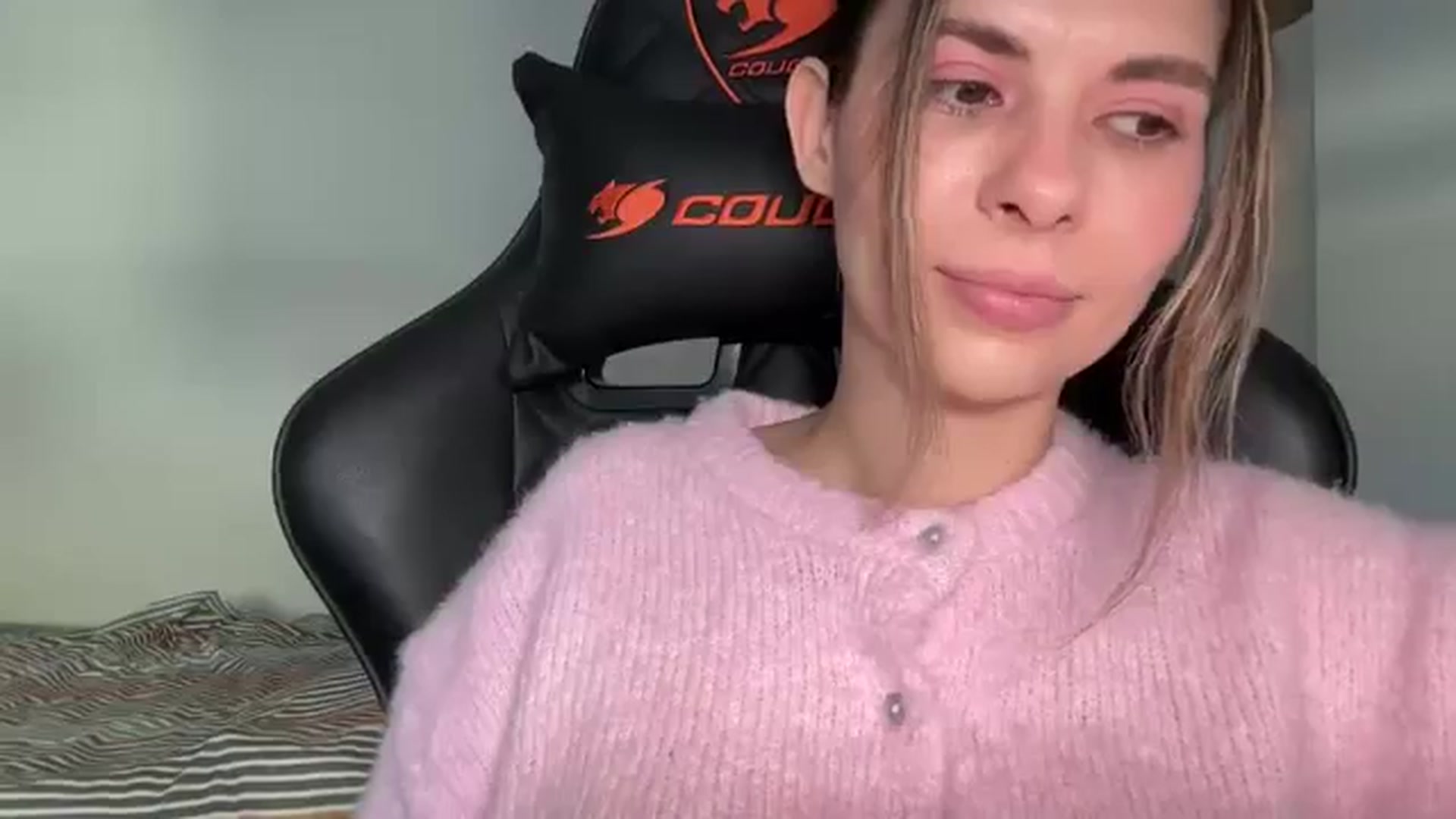 Gallery image thumbnail from neverinmylife's myfreecams stream on, 01/04/2026, 15:06 image 3 of 20