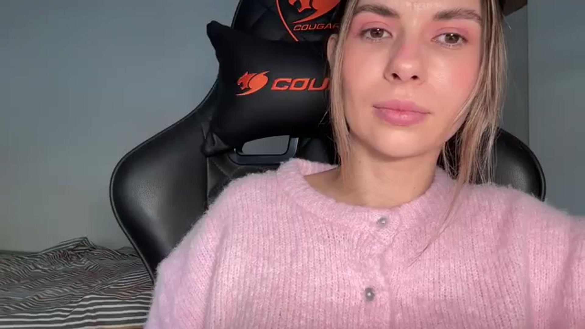 Gallery image thumbnail from neverinmylife's myfreecams stream on, 01/04/2026, 15:06 image 5 of 20