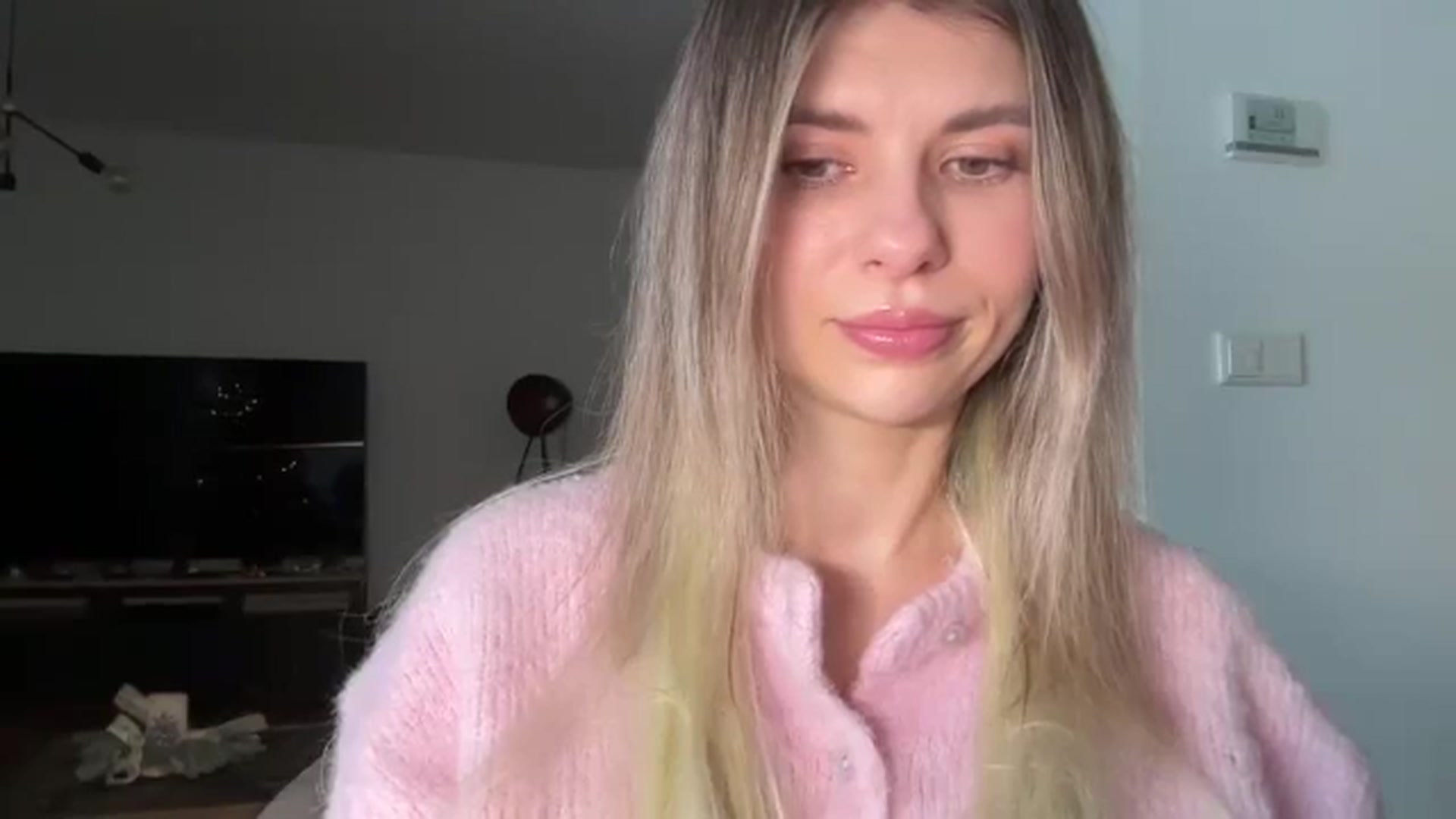 Gallery image thumbnail from neverinmylife's myfreecams stream on, 01/07/2026, 13:12 image 16 of 20