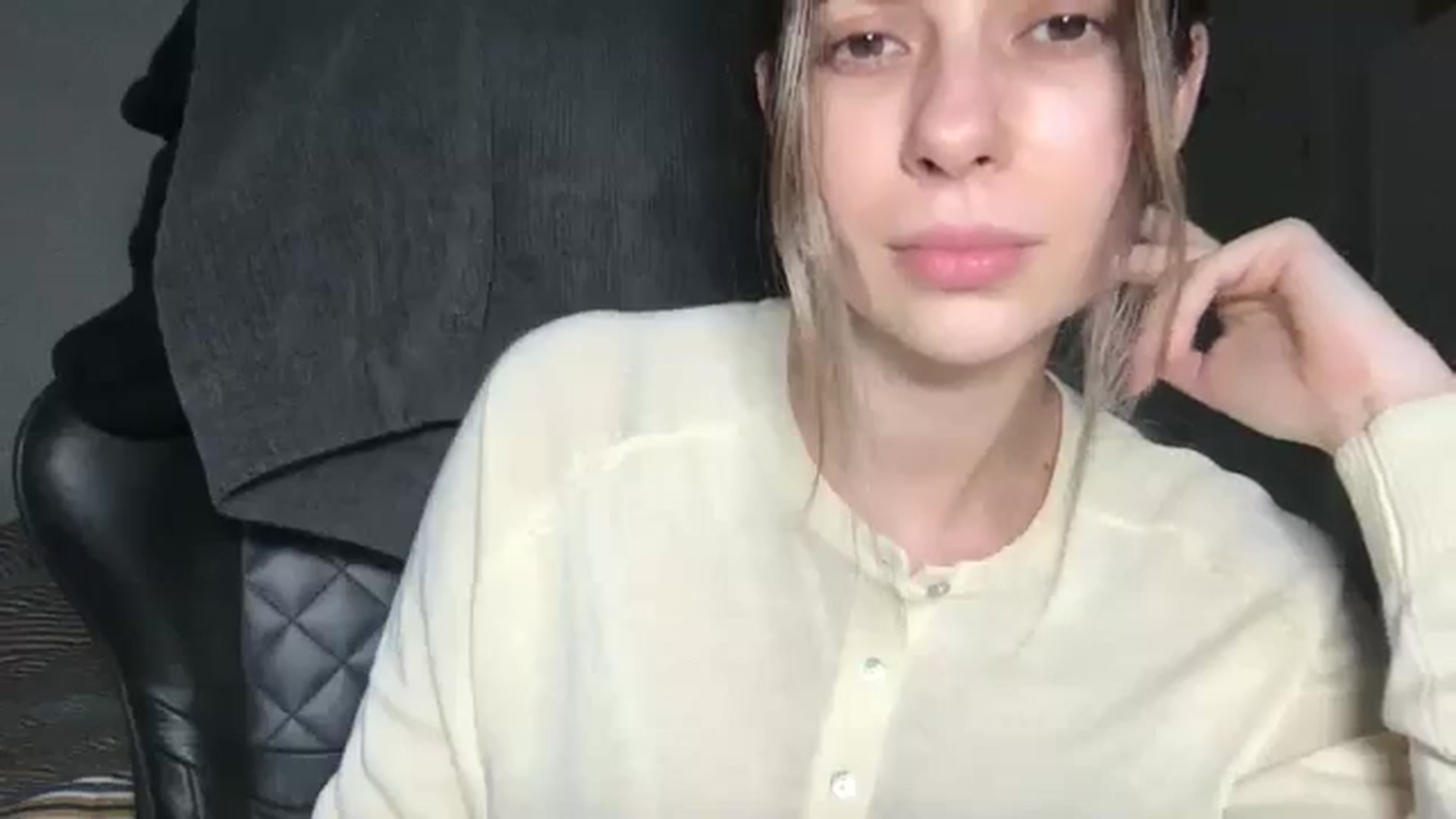 Gallery image thumbnail from neverinmylife's myfreecams stream on, 01/22/2026, 14:37 image 13 of 20