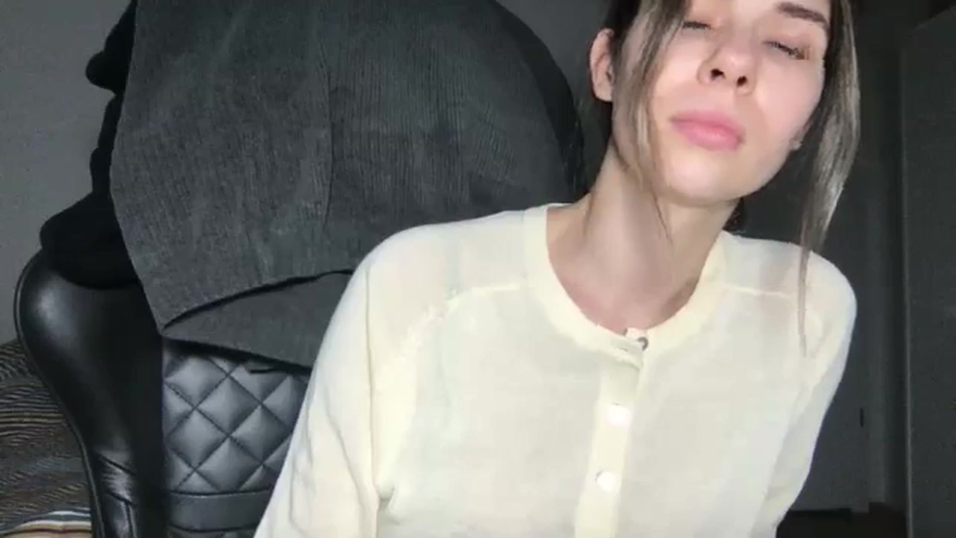Gallery image thumbnail from neverinmylife's myfreecams stream on, 01/22/2026, 14:37 image 14 of 20