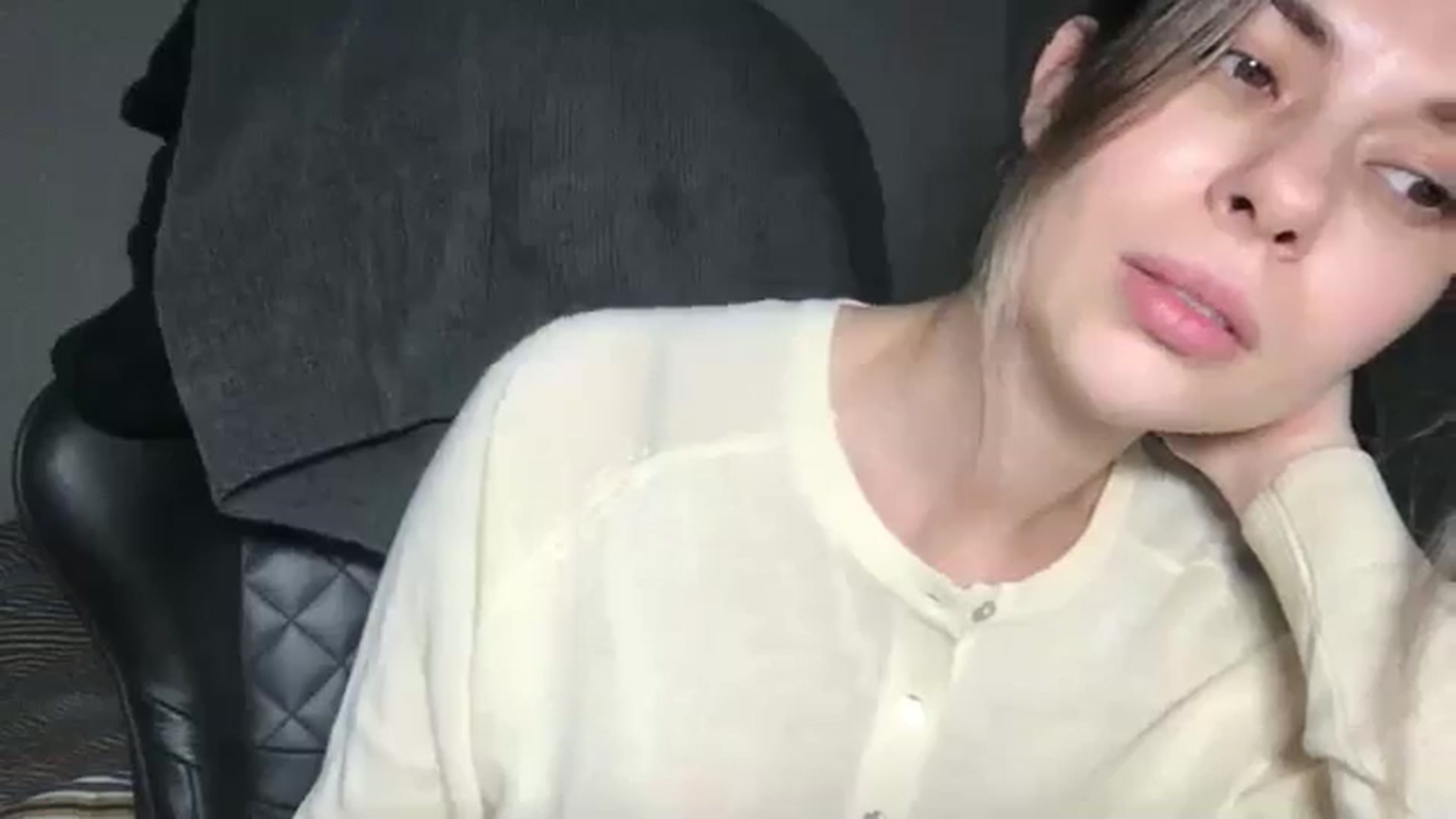 Gallery image thumbnail from neverinmylife's myfreecams stream on, 01/22/2026, 14:37 image 12 of 20