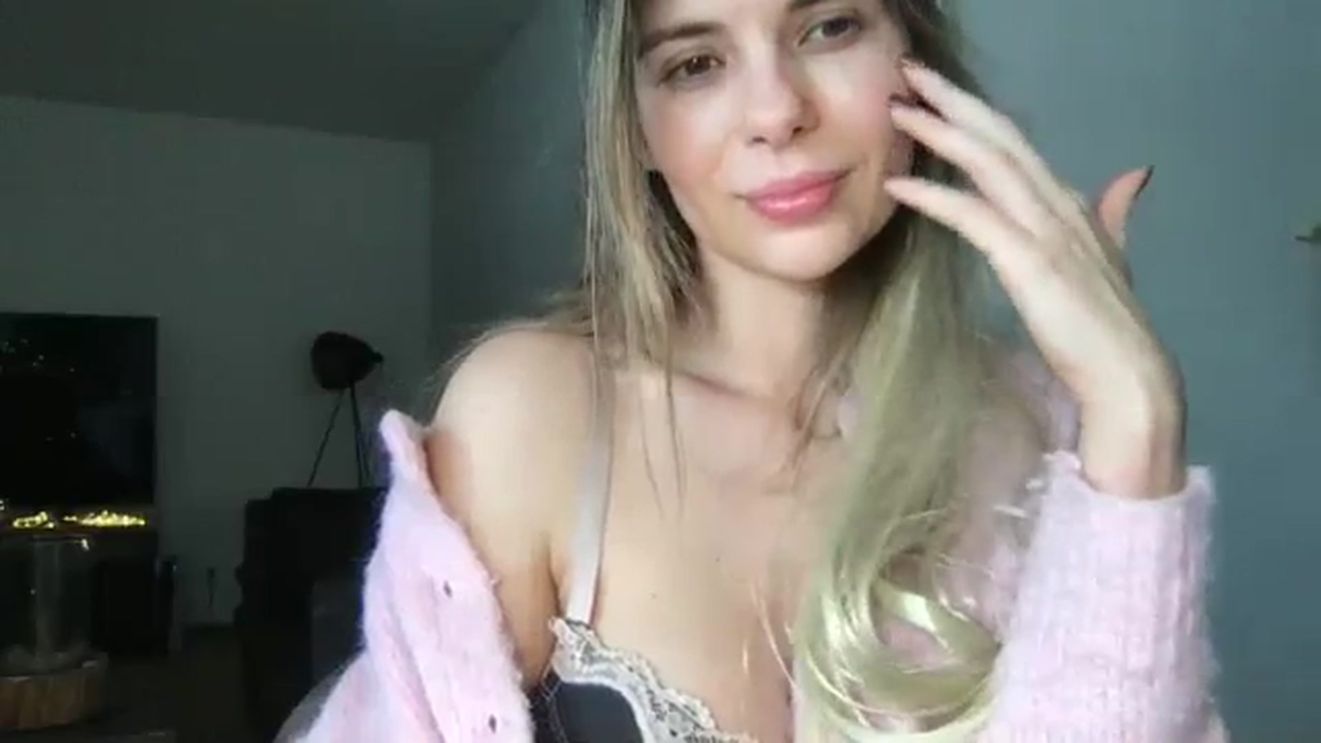 Gallery image thumbnail from neverinmylife's myfreecams stream on, 01/31/2026, 13:41 image 8 of 20