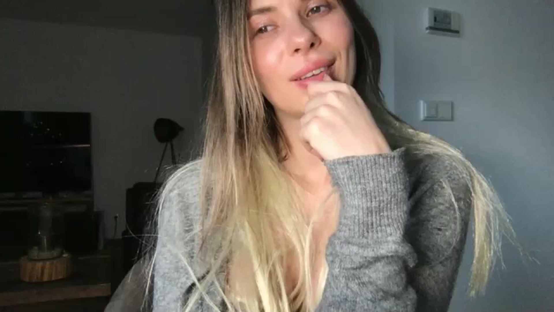 Gallery image thumbnail from neverinmylife's myfreecams stream on, 02/04/2026, 14:28 image 15 of 20