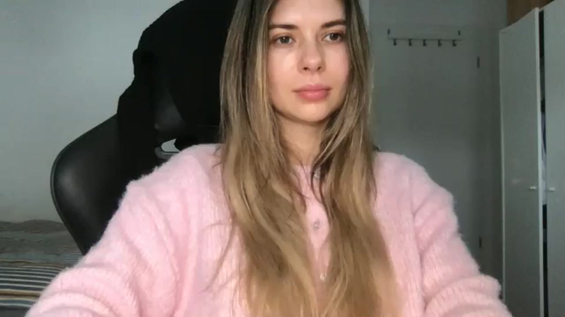 Gallery image thumbnail from neverinmylife's myfreecams stream on, 02/14/2026, 11:47 image 3 of 20