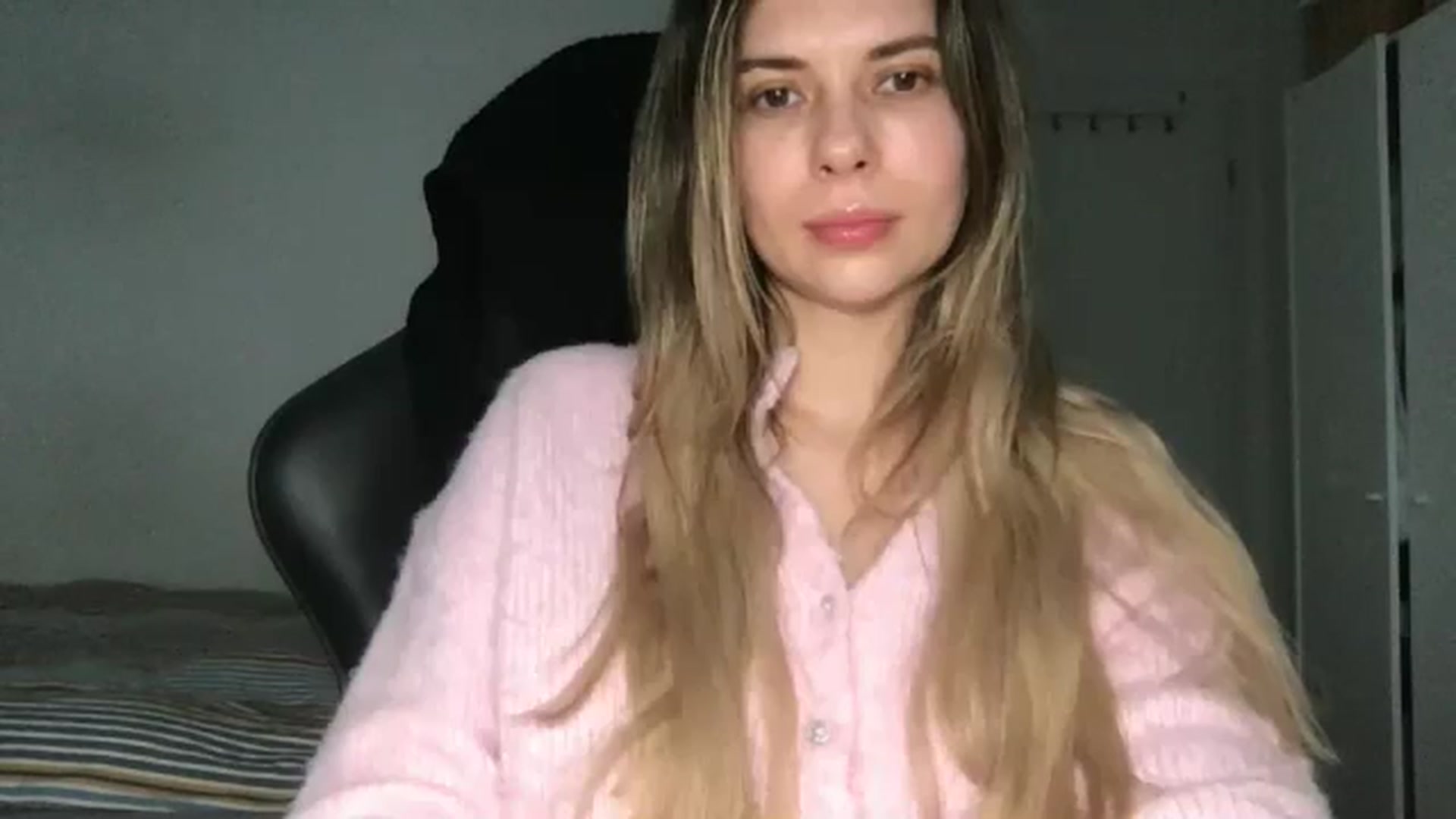 Gallery image thumbnail from neverinmylife's myfreecams stream on, 02/14/2026, 11:47 image 18 of 20